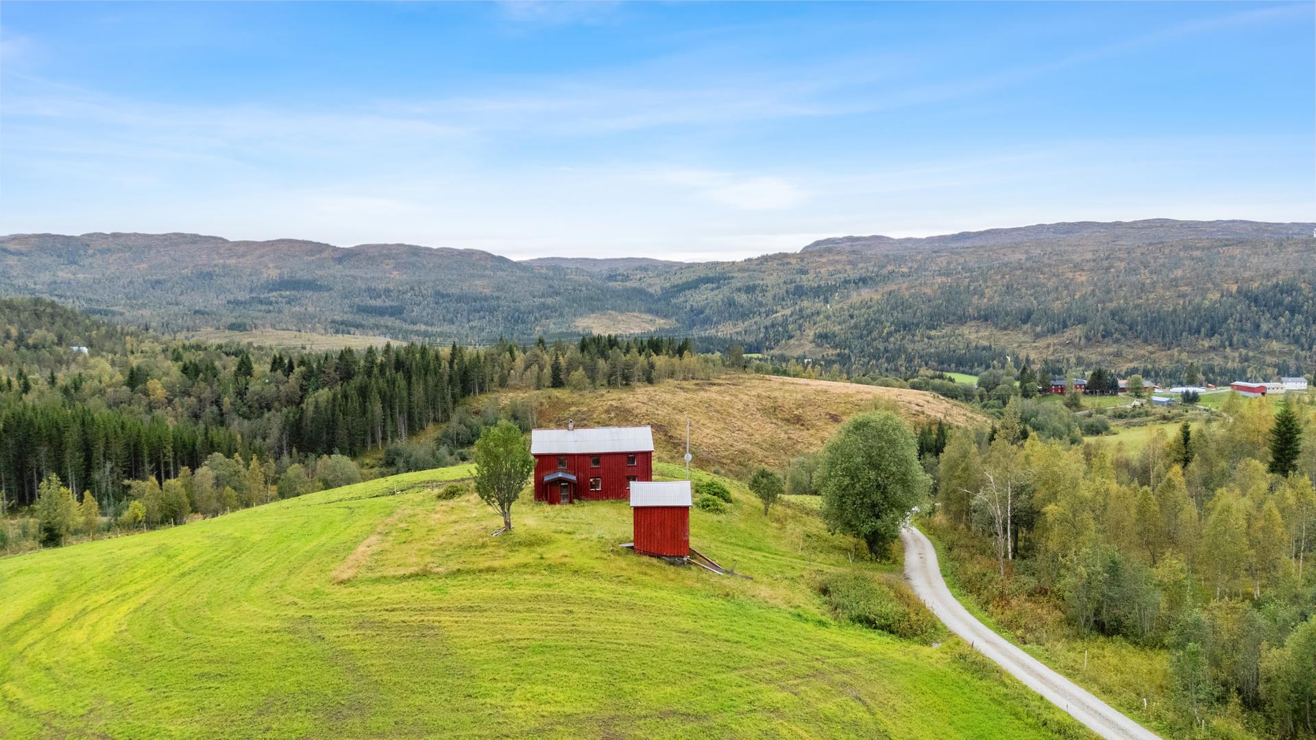 Eiendomsmegler 1 v/ Sindre Belsås har gleden av å presentere denne flotte eiendommen med naturskjønn beliggenhet. Bilde nummer 1 av 3