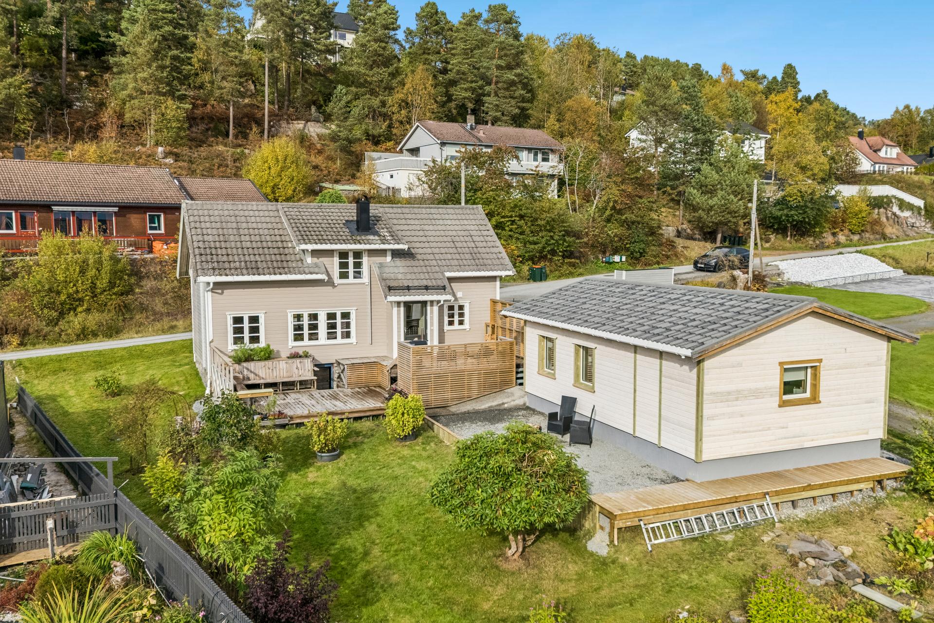 Innbydende enebolig over to plan på Bolsøya. Bilde nummer 3 av 3
