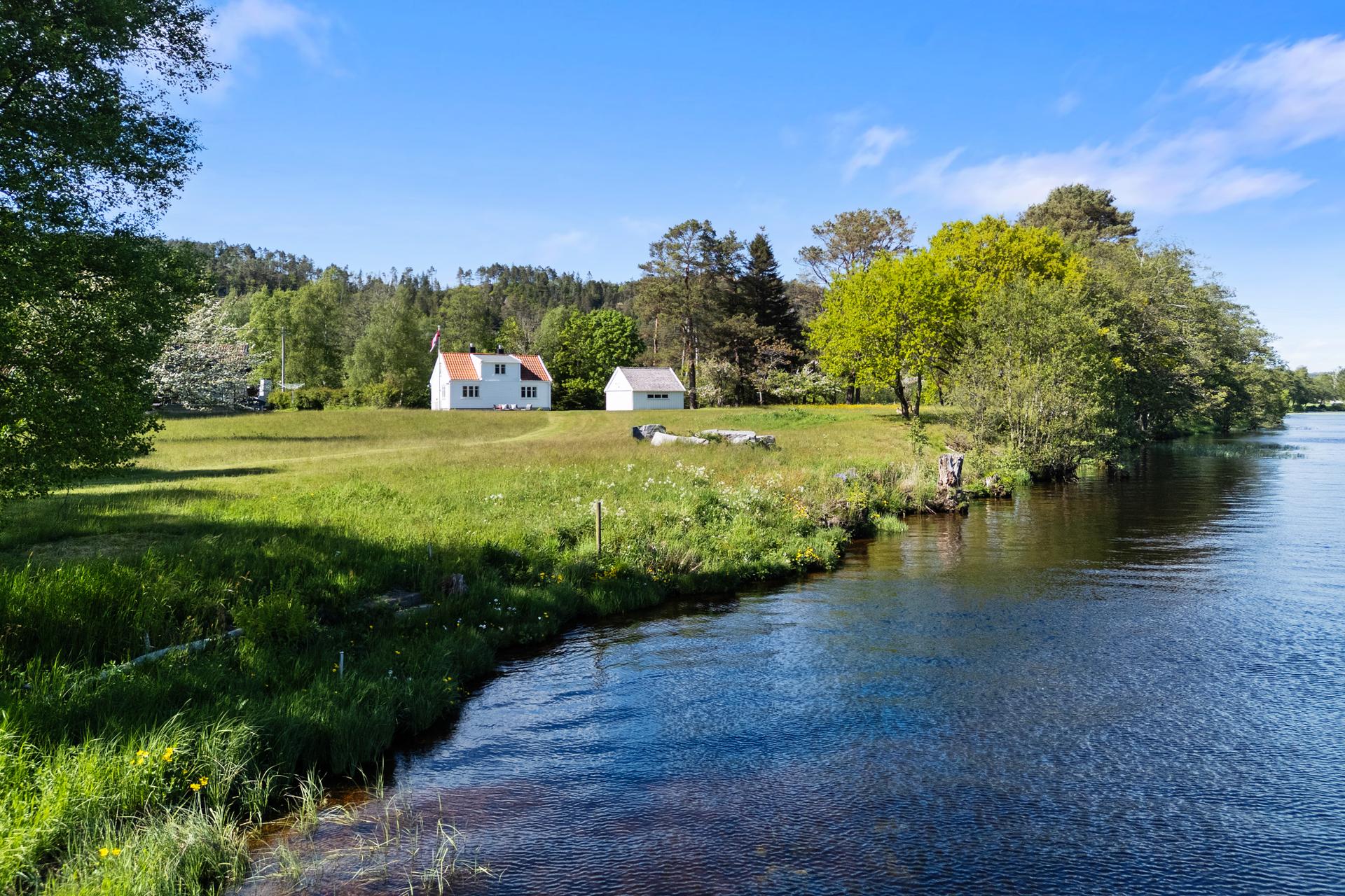 Velkommen til denne sjarmerende boligen i Daleveien 123 på Buøya.. Bilde nummer 3 av 3