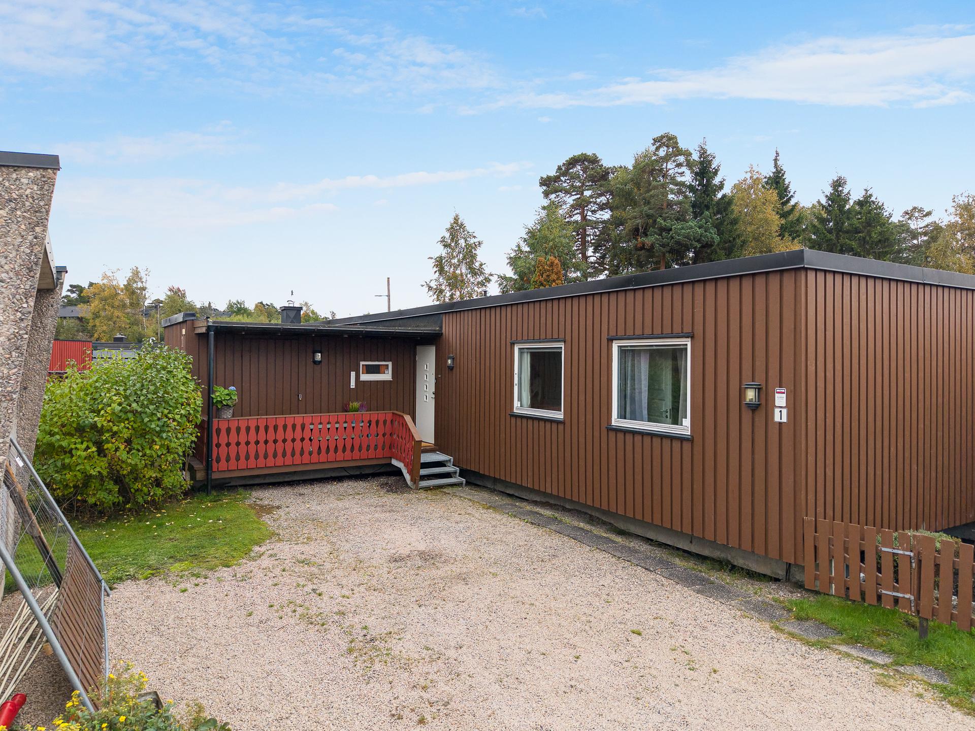 Velkommen til Moseveien 1. Presentert av EiendomsMegler1 ved Gjermund Haugeneset. Foto: FOTO Etcetera AS.. Bilde nummer 1 av 3