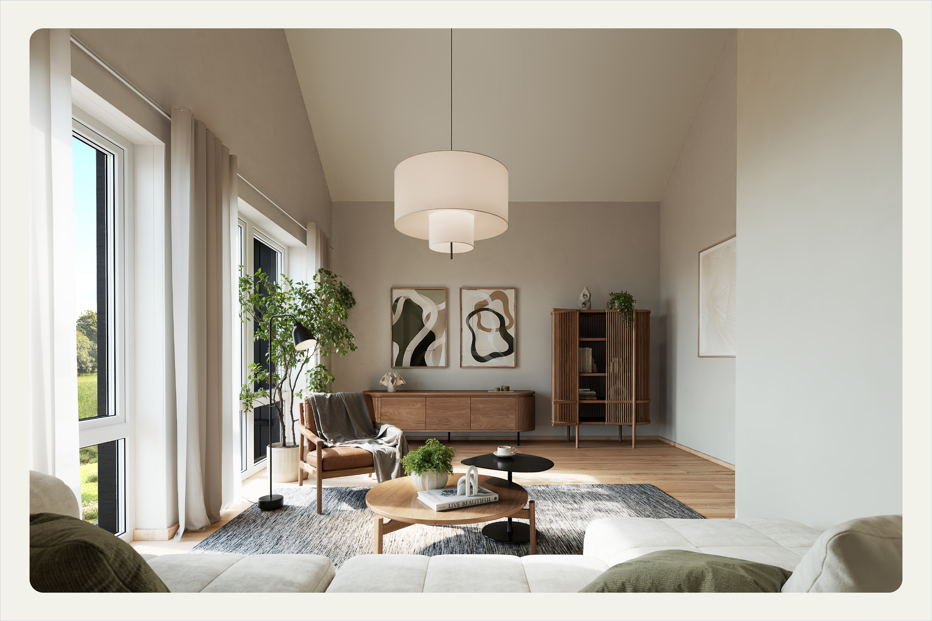 Store vinduer slipper inn rikelig med dagslys i denne stilrene stuen, innredet med beige sofa, grønne puter og varme tremøbler. Et elegant samspill mellom planter, kunst og tekstiler skaper en lun og innbydende atmosfære.. Bilde nummer 3 av 3