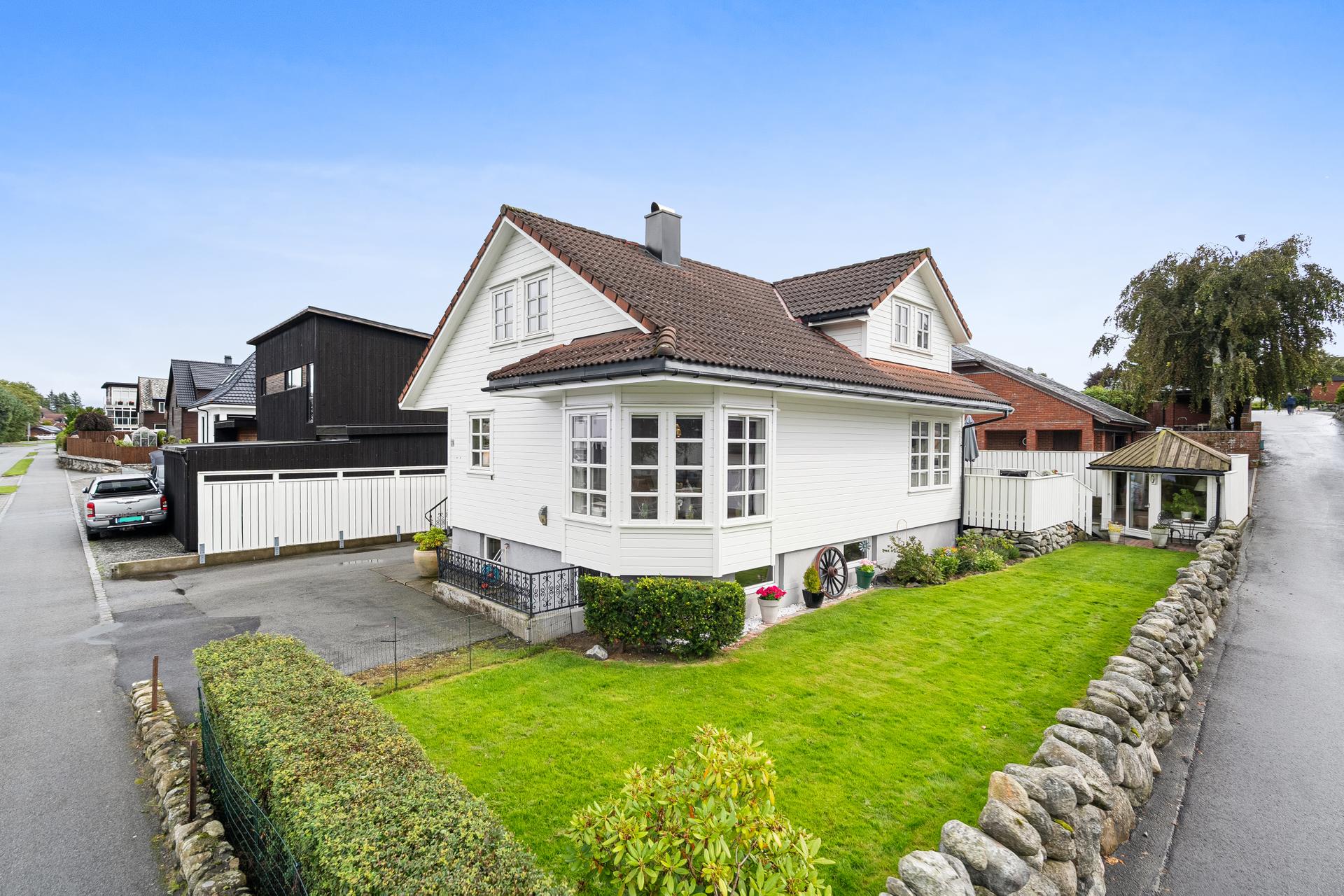 Enebolig oppført i 2009 med sentral beliggenhet på Nærbø og alt på ett plan i hovedetasjen.. Bilde nummer 3 av 3