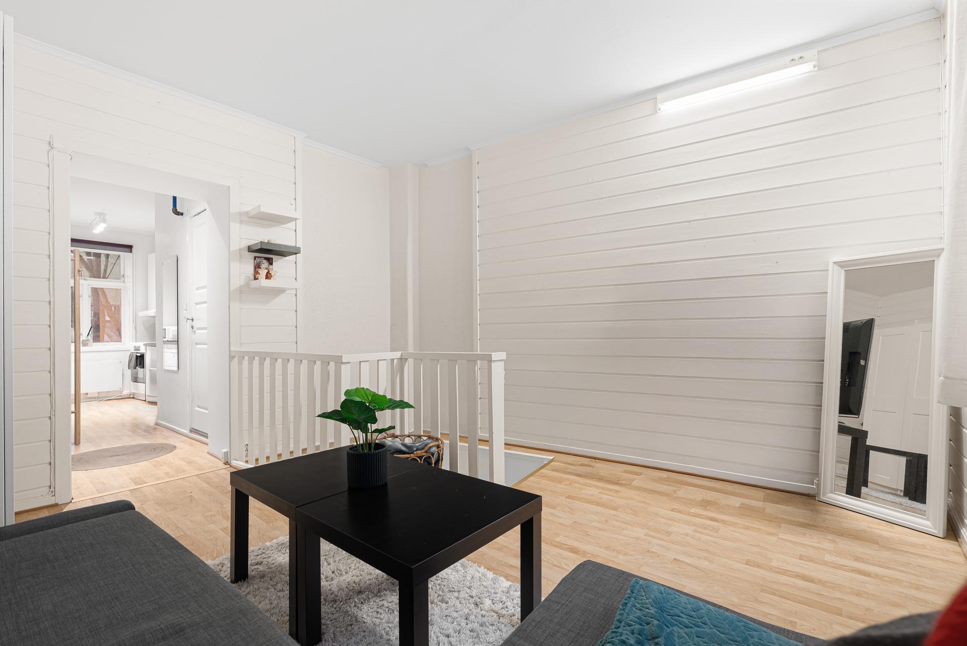 EiendomsMegler 1 v/Peder Bjørnstad har gleden av å presentere en arealeffektiv 2-roms leilighet over to plan i Frostaveien 4 B.
Foto: Krogstad&Nervik. Bilde nummer 1 av 3