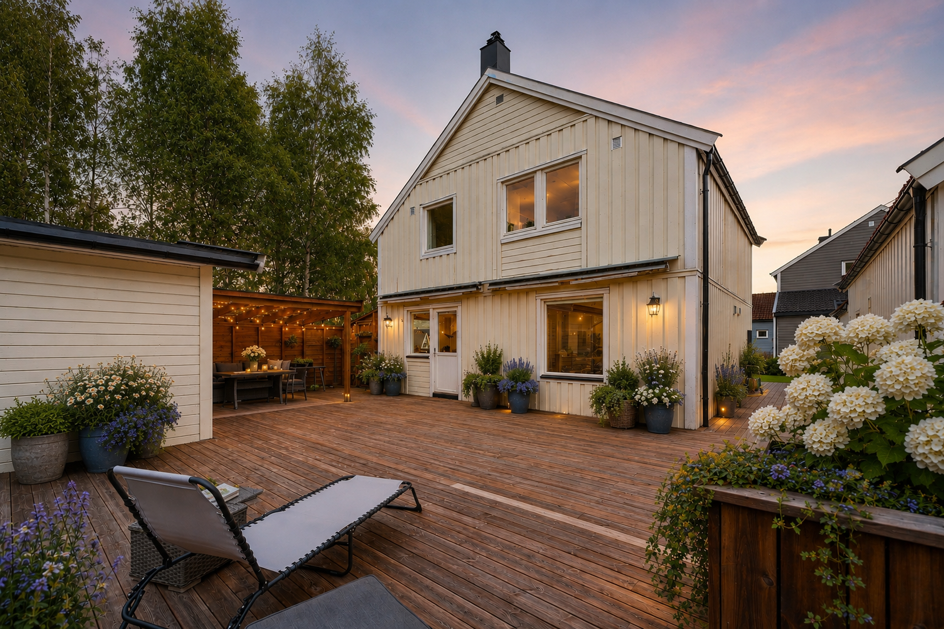 Kveldsstemning på uteplassen. Redigert via KI.. Bilde nummer 3 av 3
