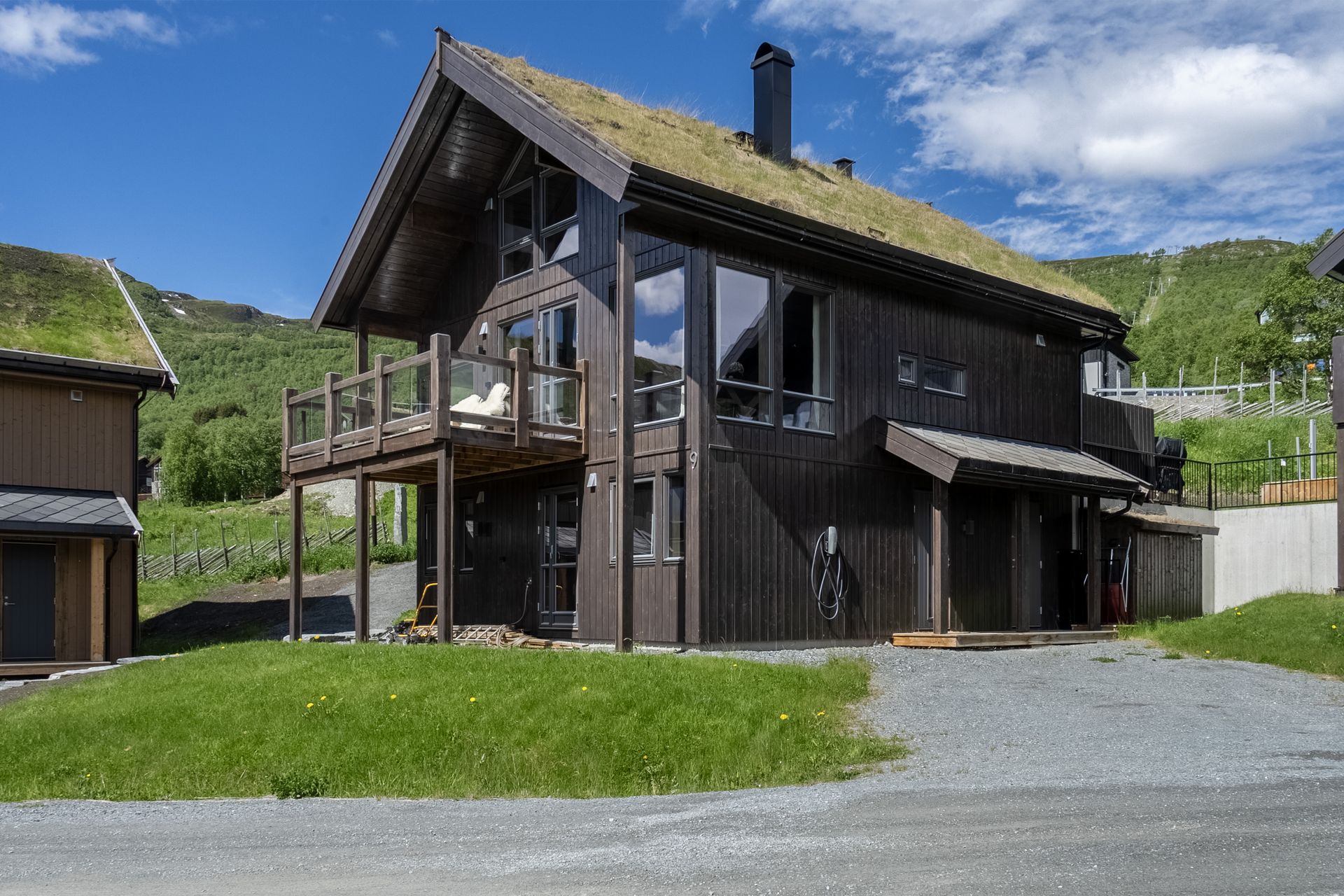 Per Hårstad Eiendomsmegler 1 har gleden av og presentere 
Øvre Trøavegen 9
Foto: Ludvig Killingberg . Bilde nummer 3 av 3