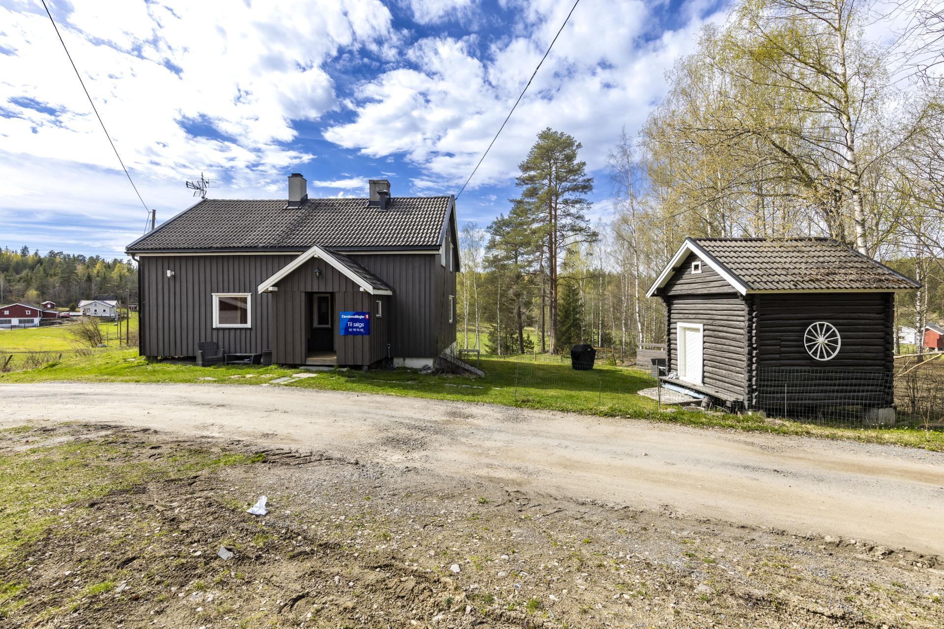 Landlig beliggende eiendom med marka som nærmeste nabo.. Bilde nummer 3 av 3