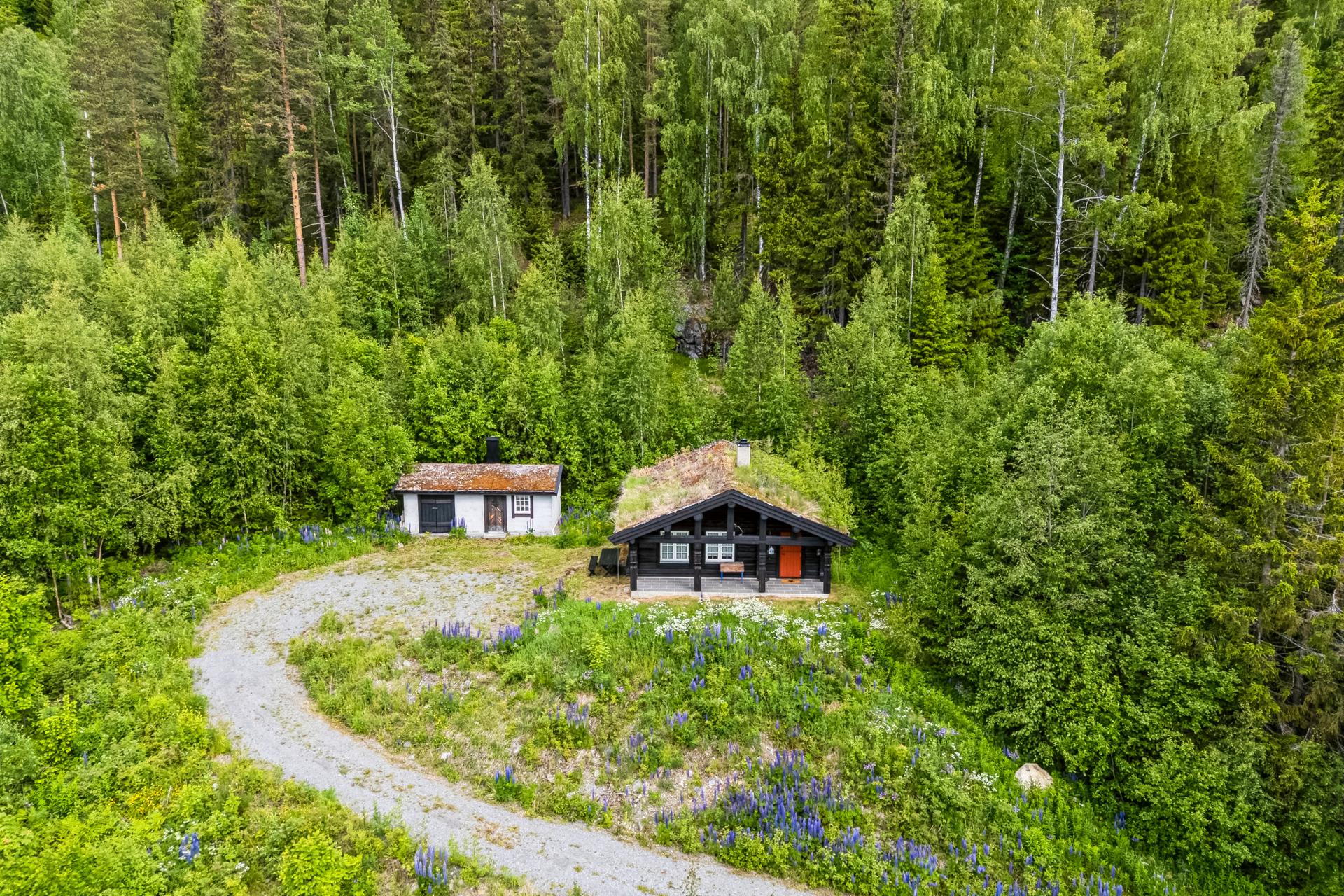 Velkommen til Øvre Nordsinni 586! Ei trivelig hytte i rolige og landlige omgivelser, perfekt for deg som søker ro og privatliv.. Bilde nummer 3 av 3