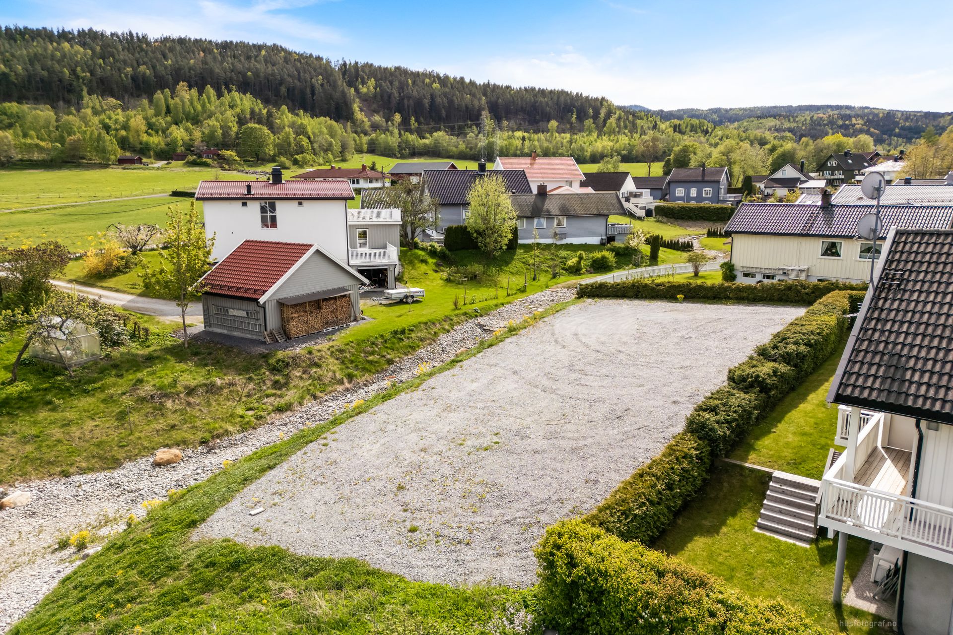 Kort gangavstand til flotte turmuligheter i marka, sommer som vinter. . Bilde nummer 3 av 3