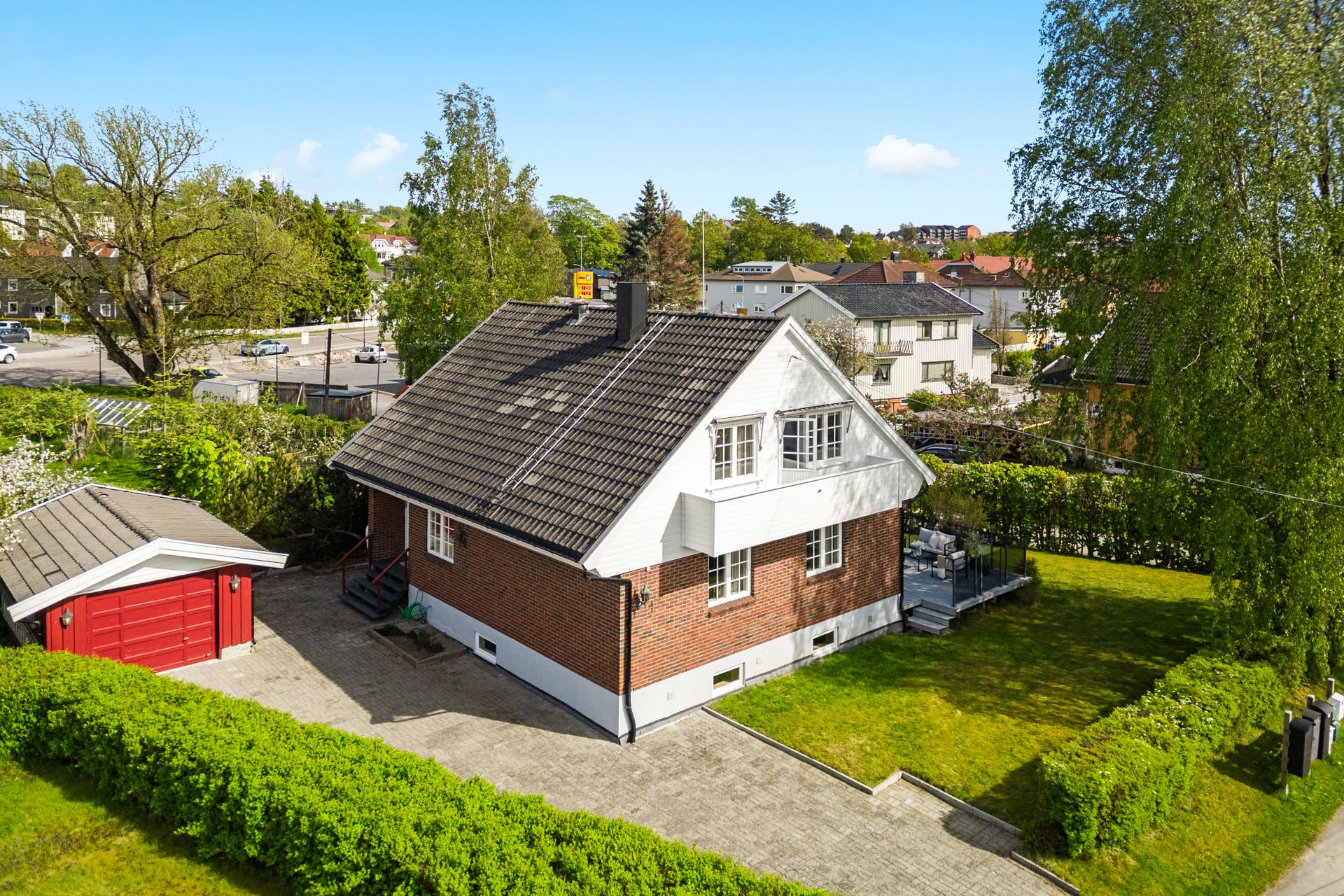 Velkommen til Aas-Wangs Vei 4, presentert av EiendomsMegler1 v/Daniel Lislerud. Foto: [Fotoetcetera AS]. Bilde nummer 1 av 3