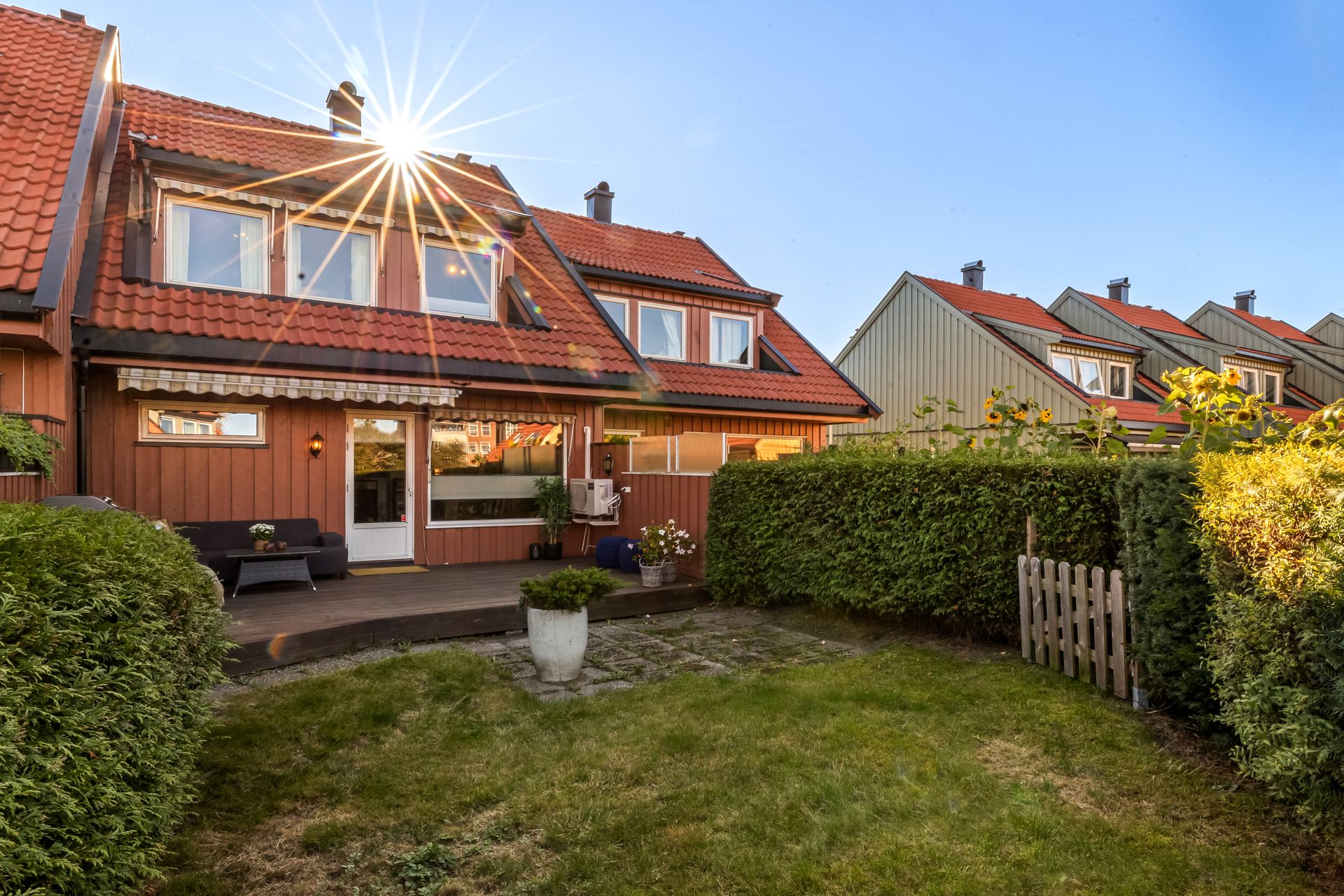 Velkommen til Fyrveien 12, presentert av EiendomsMegler1 v/Mette Ledang. Foto: Fotoetcetera AS.. Bilde nummer 1 av 3