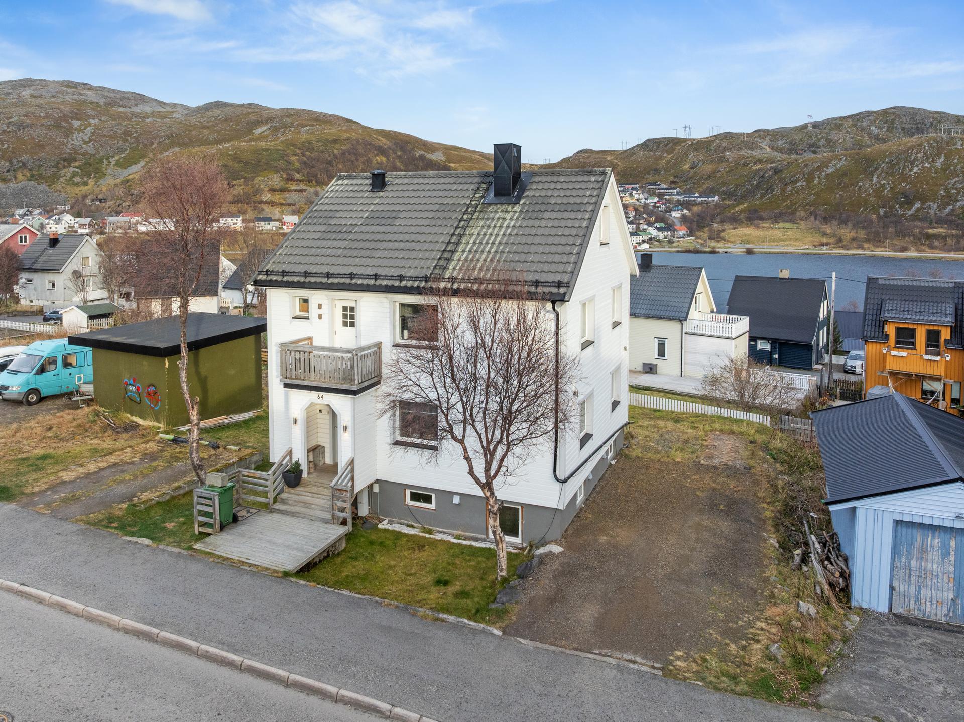 Velkommen til Idrettsveien 64! Foto: [Fotograf eller fotofirma]. Bilde nummer 1 av 3