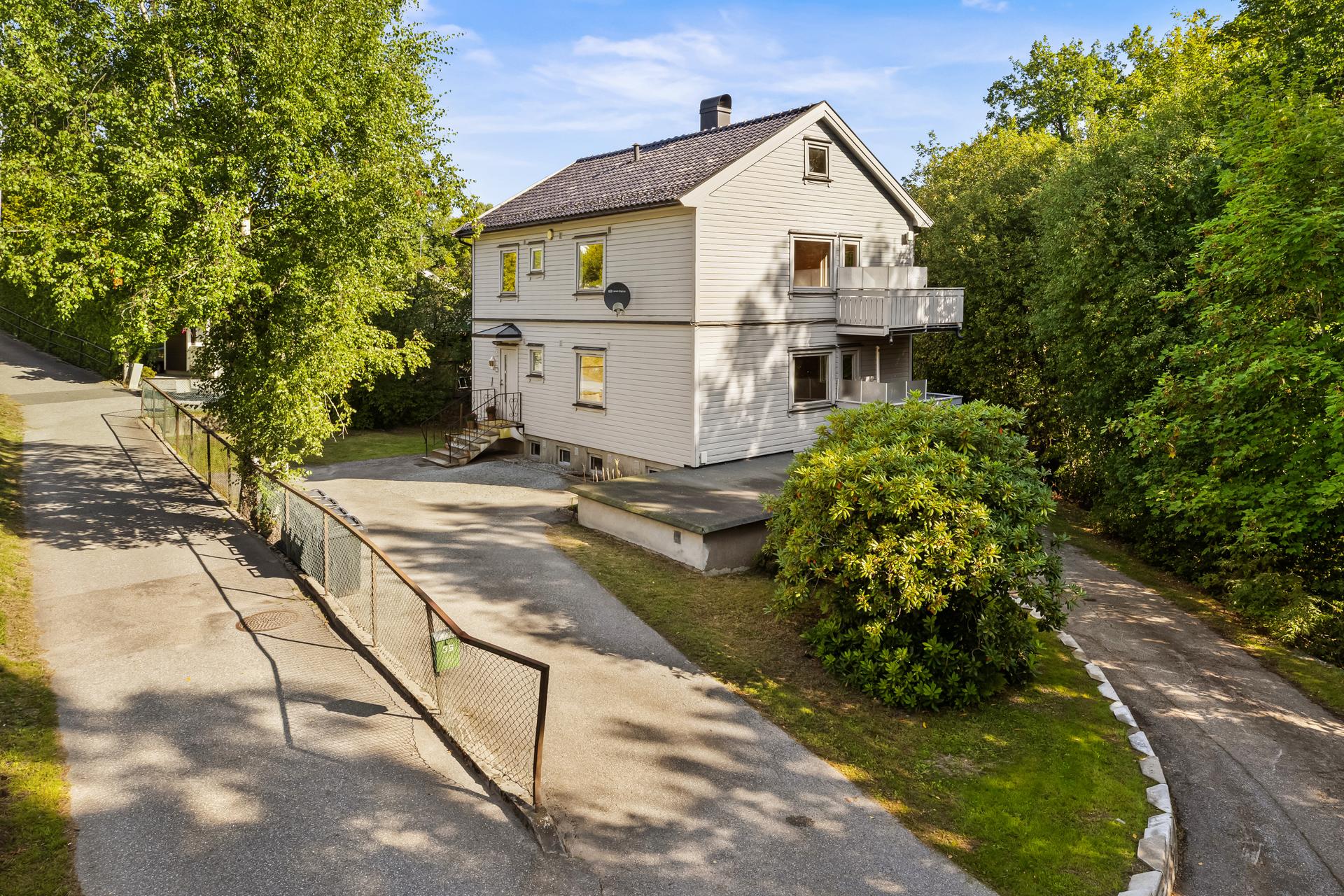 Velkommen til Dyrendalsveien 35 - Presentert av EiendomsMegler1 ved Gjermund Haugeneset. Foto: FOTO Etcetera AS.. Bilde nummer 1 av 3