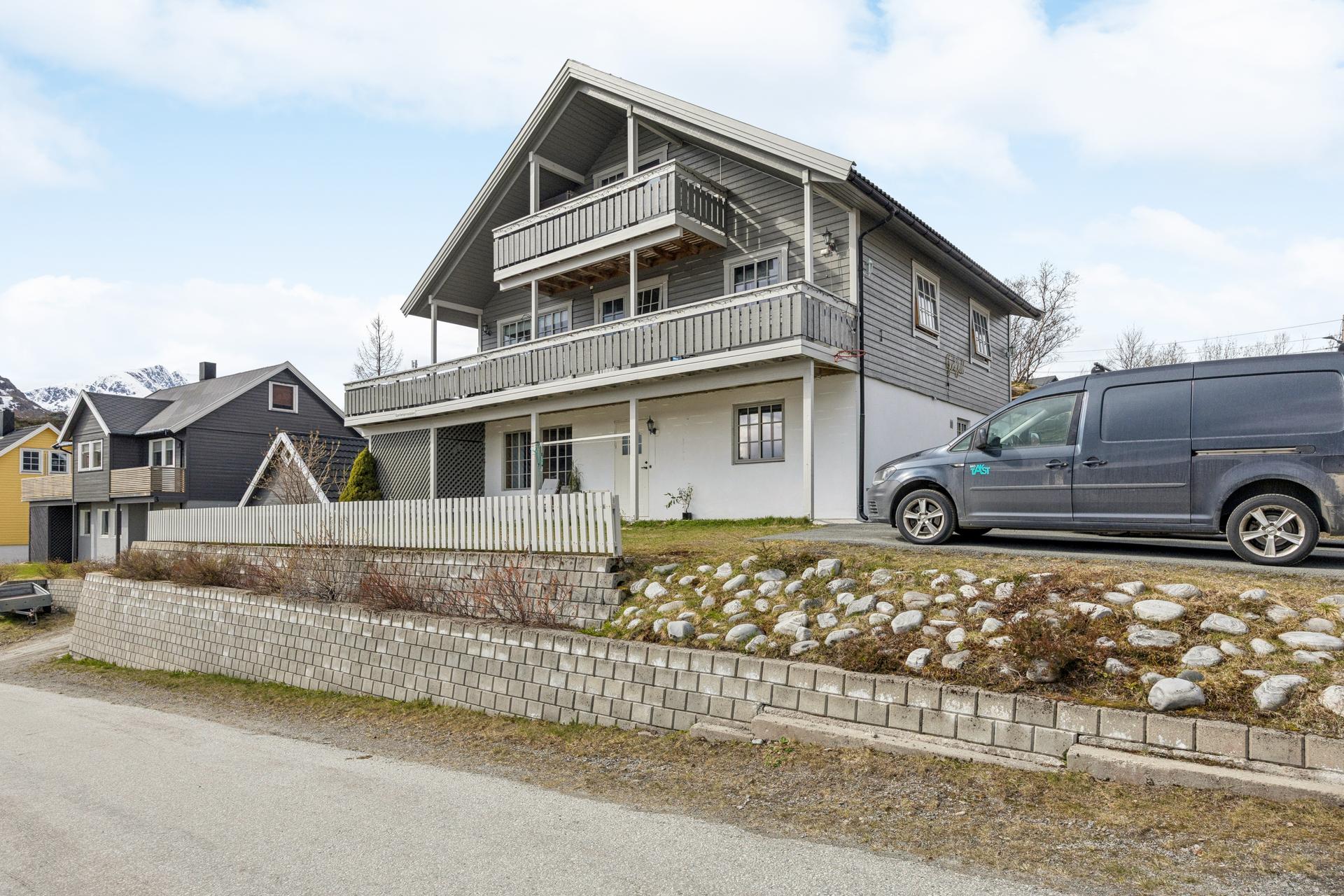EiendomsMegler 1 v/Maja presenterer Spellemannsdalen 1! Foto: EFKT. Bilde nummer 1 av 3