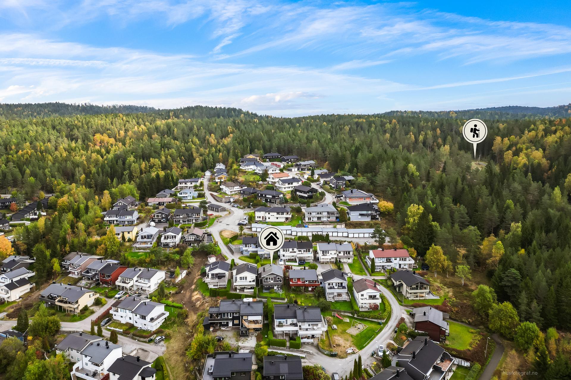 Umiddelbar nærhet til marka med flotte turstier.. Bilde nummer 3 av 3