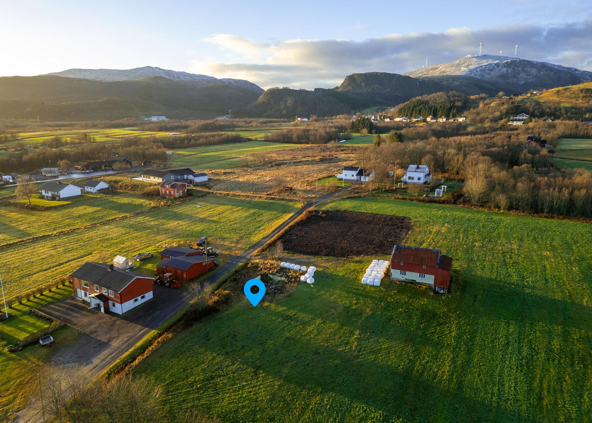 Selnes | Boligtomt på ca. 1 102 m² | Landlige omgivelser | Nydelig utsikt. Bilde nummer 2 av 3