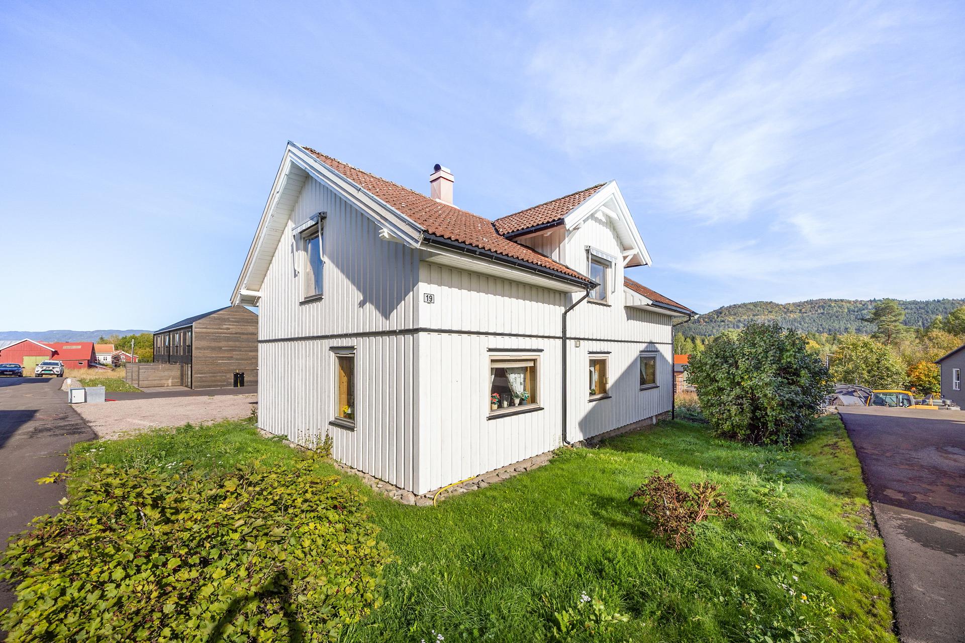 EiendomsMegler1 v/Carina Myhre presenterer Limisvingen 19. Foto: Inbovi. Bilde nummer 1 av 3
