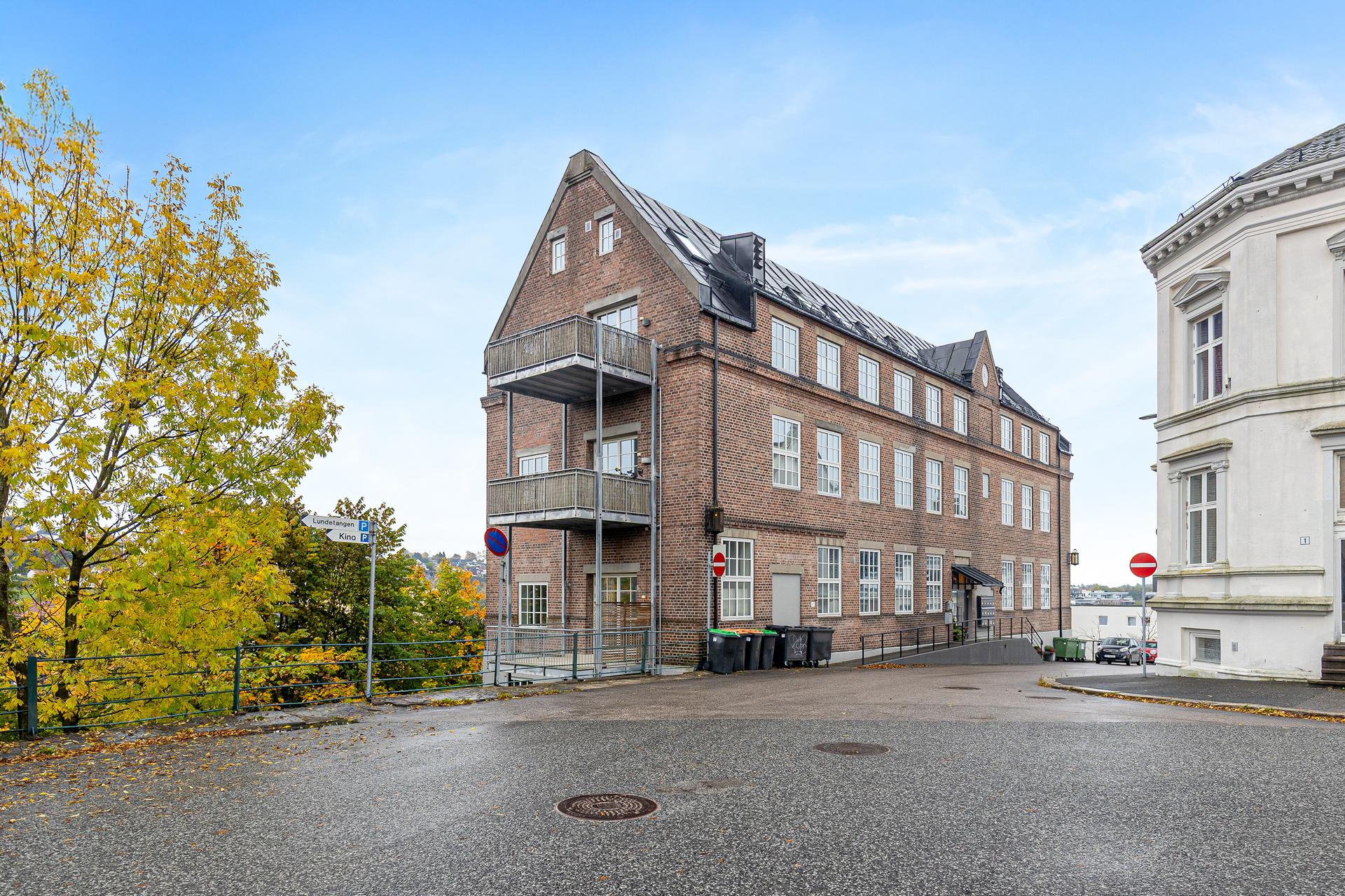 Eiendomsmegler Espen Thoresen ønsker velkommen til Lundegata 4A! Pen selveierleilighet | Sentral beliggenhet på Lundetoppen | Heis   Foto Inbovi. Bilde nummer 1 av 3