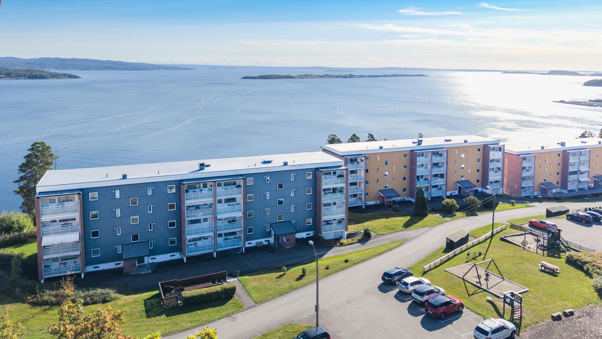Fra Solbergskogen Panorama er det gangavstand til fjellheisen som tar deg til Holmestrand sentrum.. Bilde nummer 3 av 3
