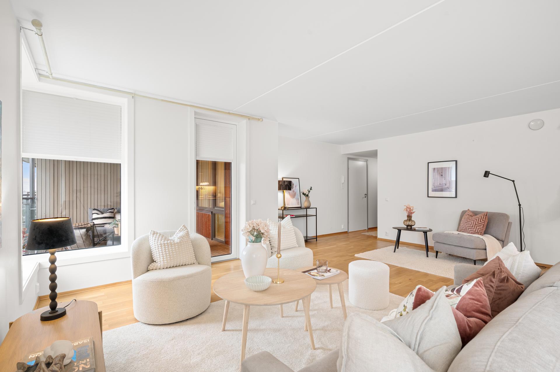 Boligen er fra 2012 og har moderne fasiliteter som balansert ventilasjon, fjernvarme og heisadkomst. . Bilde nummer 2 av 3