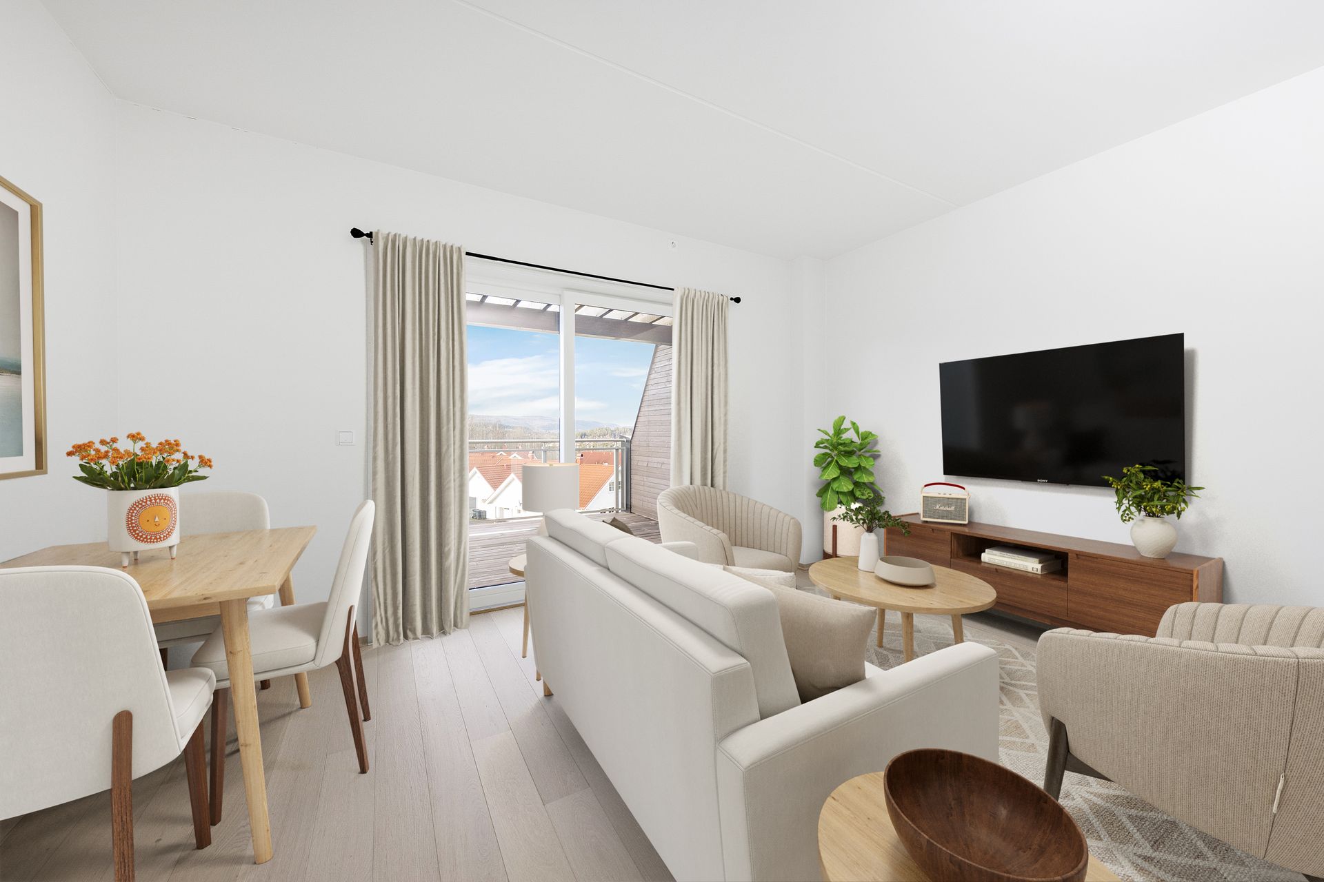 Stor skyvedør mot terrassen, som sikrer mye naturlig lys inn i leiligheten.. Bilde nummer 1 av 3