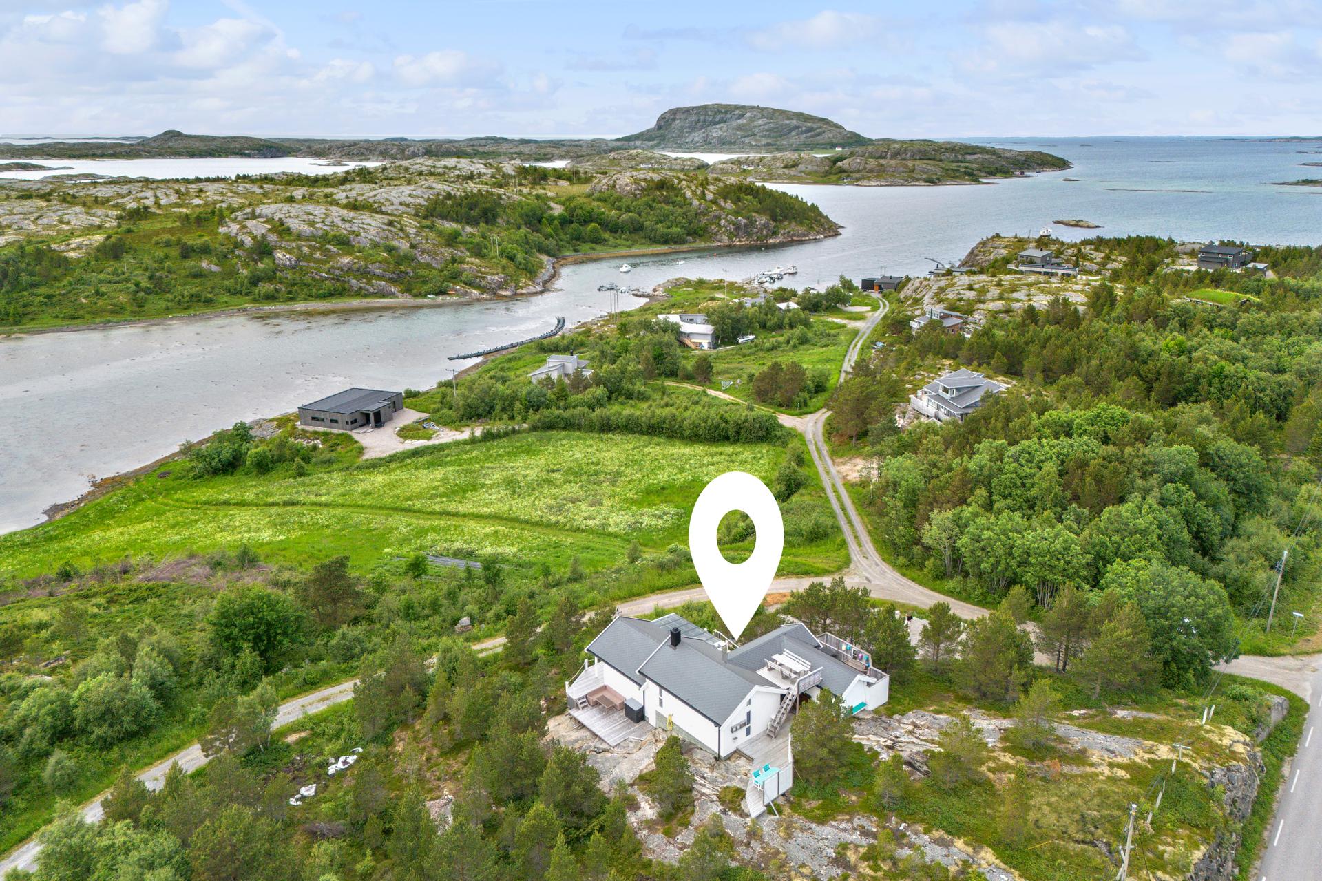 Pent opparbeidet eiendom og en innholdsrik hytte hvor man kan slappe av i helgene og feriene! . Bilde nummer 2 av 3