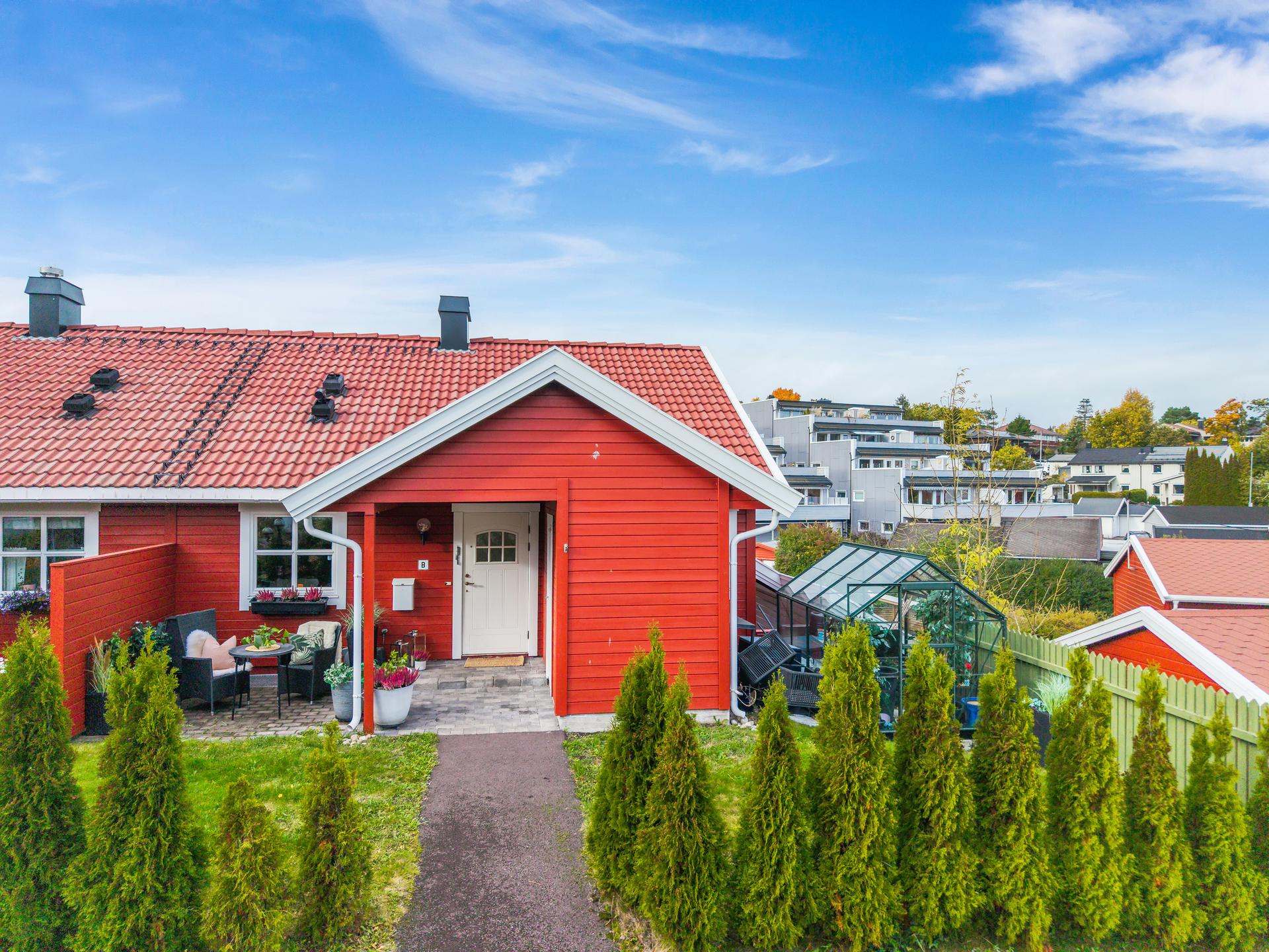 Pent oppusset 3-roms leilighet med alt på én flate og trinnfri adkomst fra bakkeplan.. Bilde nummer 2 av 3