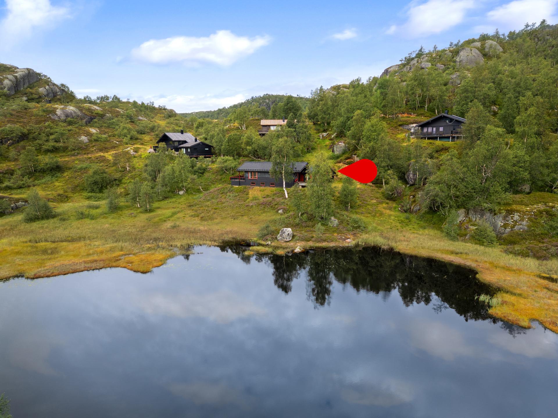 EiendomsMegler1 v/Torill Kalsaas presenterer Grådalshommen 8 . Bilde nummer 2 av 3