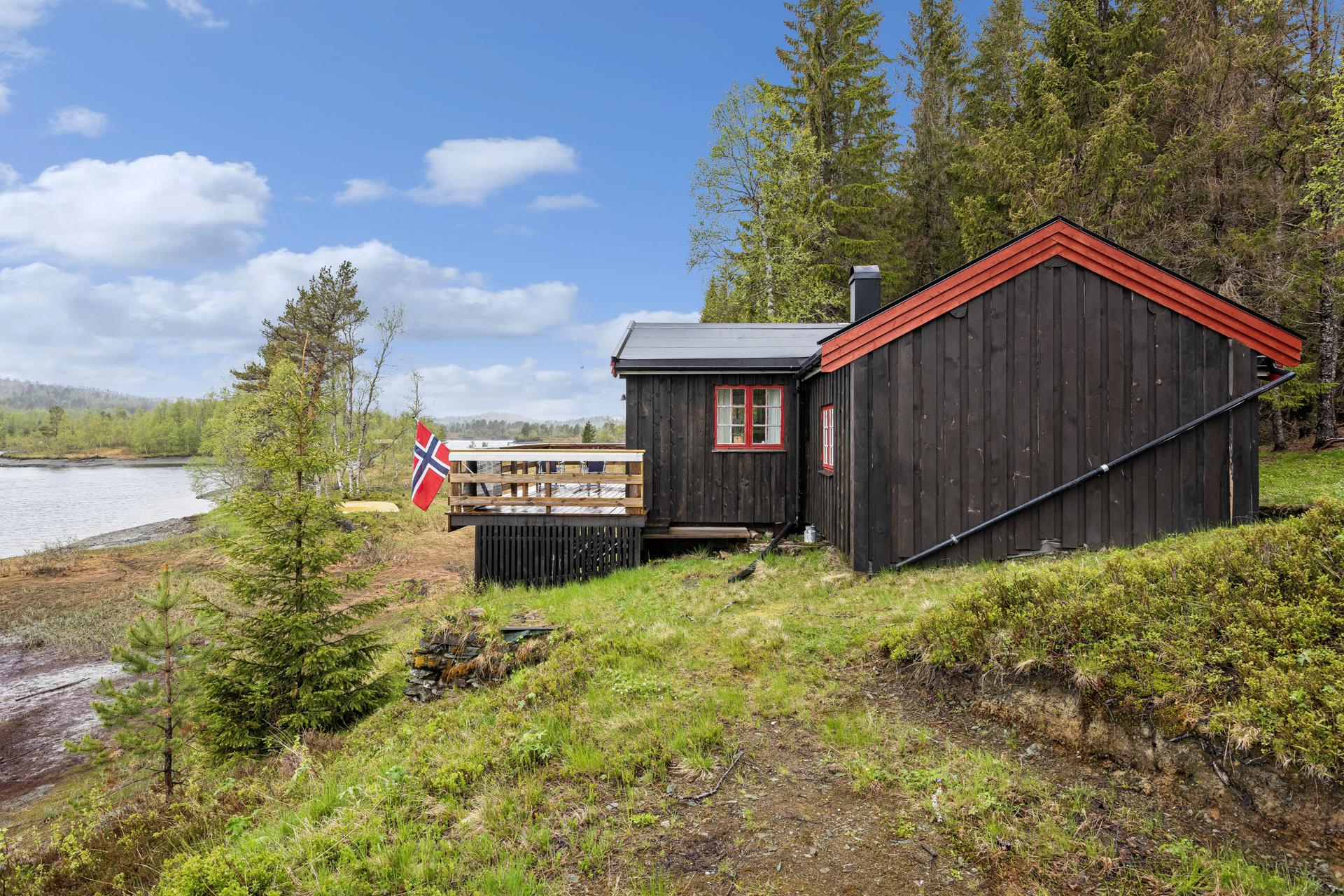 Fin beliggenhet helt ved vannet . Bilde nummer 2 av 3