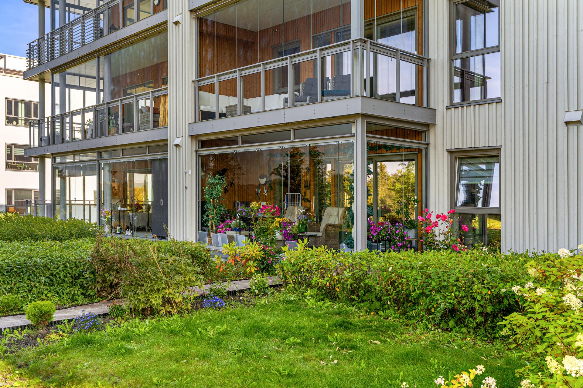 Leiligheten er en del av Strinda Hageby, og boligblokken sto ferdig i 2020.. Bilde nummer 2 av 3