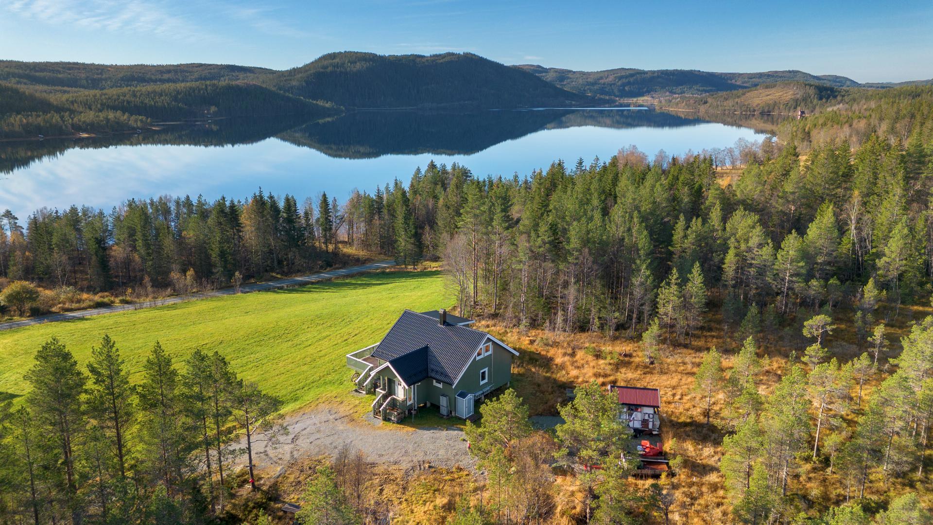 Velkommen til Tyssbotnveien 227! FOTO: IMG Foto AS. Bilde nummer 1 av 3