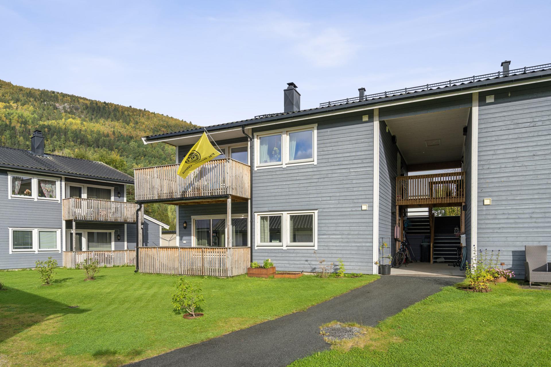 Fasade Jernbanegata 33 B. Bilde nummer 2 av 3