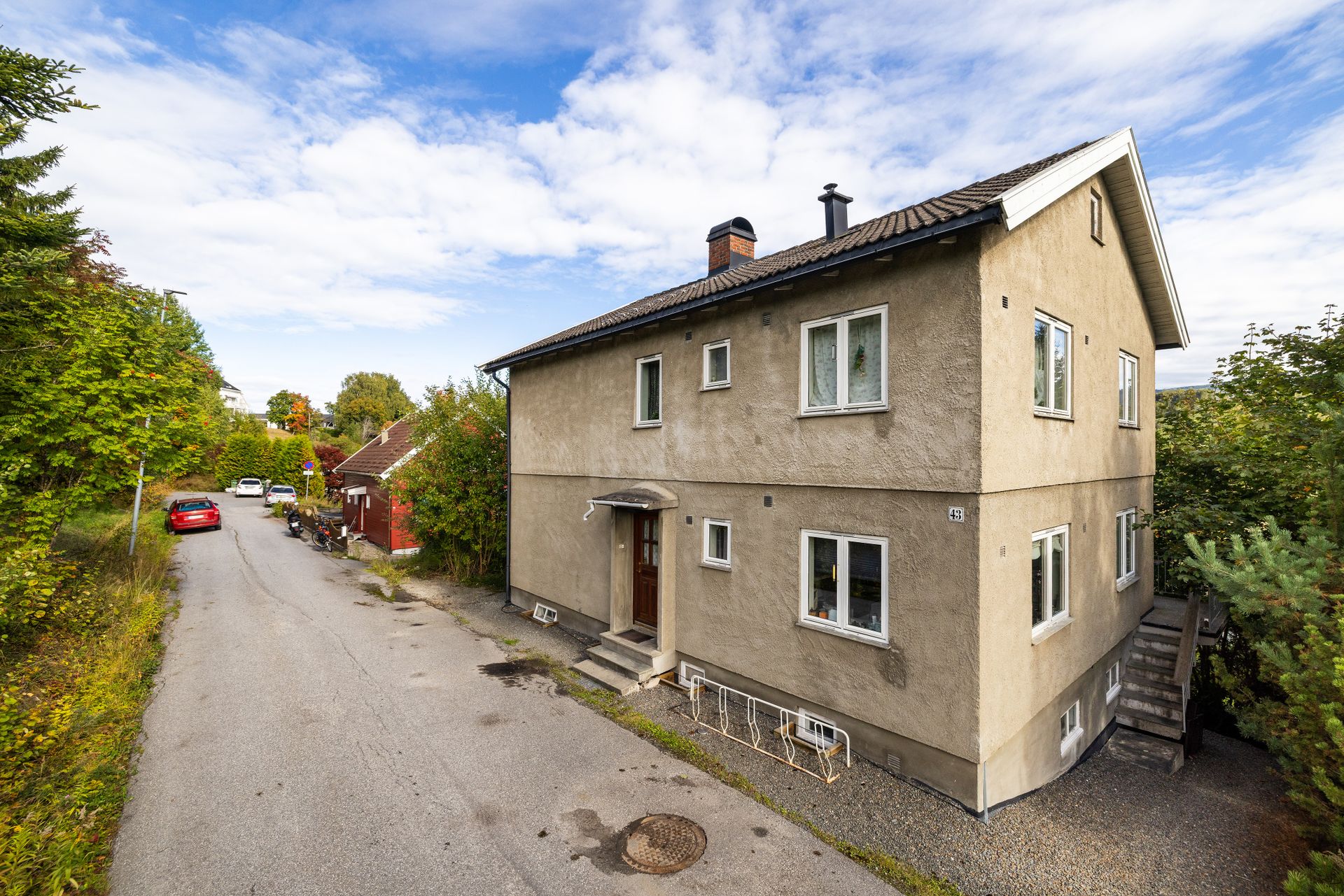 Velkommen til Bekkegata 43! Foto: Normann Foto AS. Bilde nummer 1 av 3