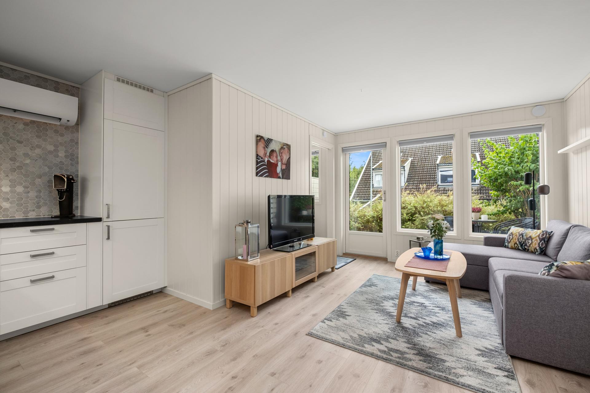 EiendomsMegler 1 v/Elisabet Aass har gleden av å presentere denne fine selveier leiligheten i Nordslettvegen. Foto: Interiørfoto v/Michael Eid. Bilde nummer 1 av 3