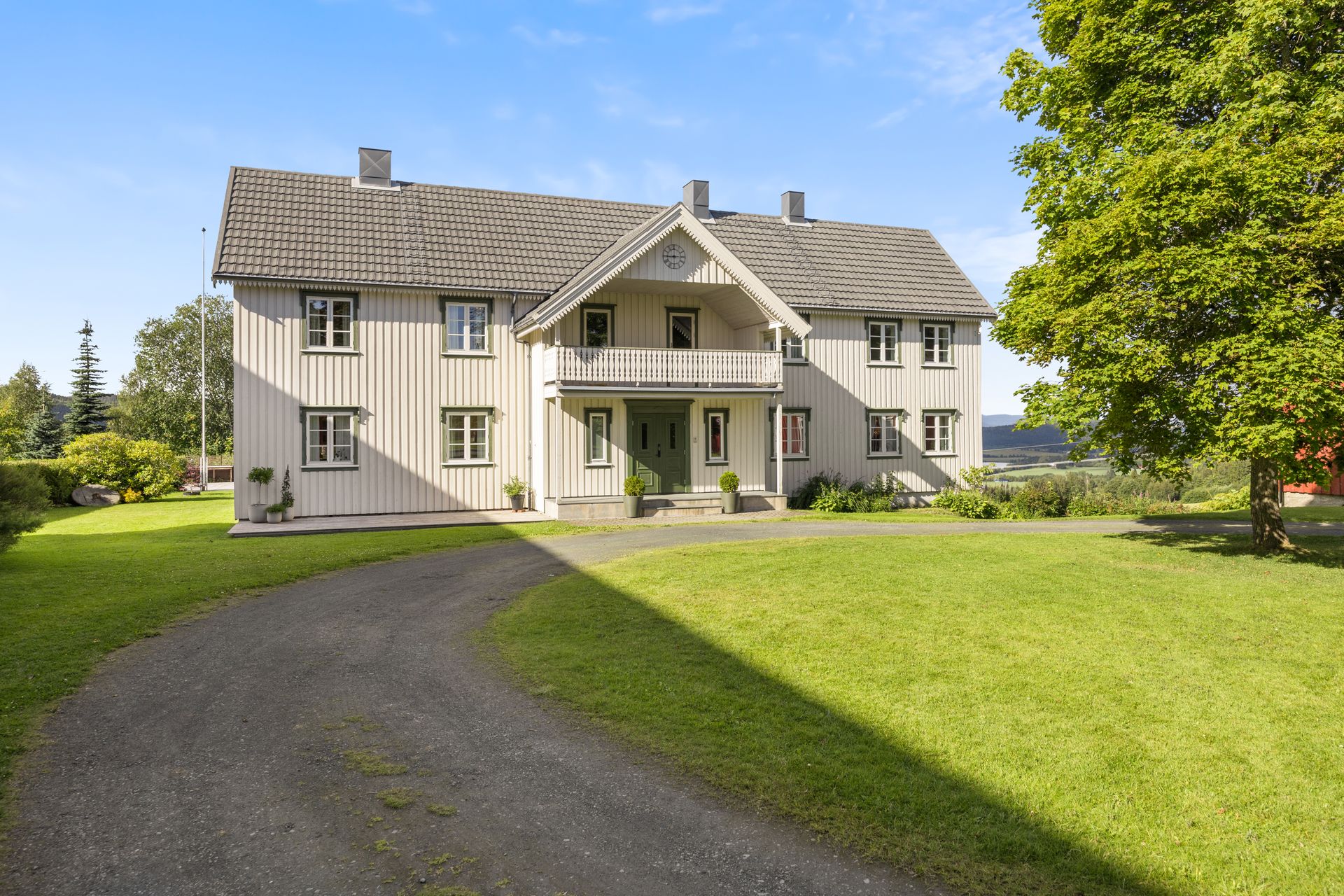 Herskapelig og velholdt våningshus! . Bilde nummer 3 av 3