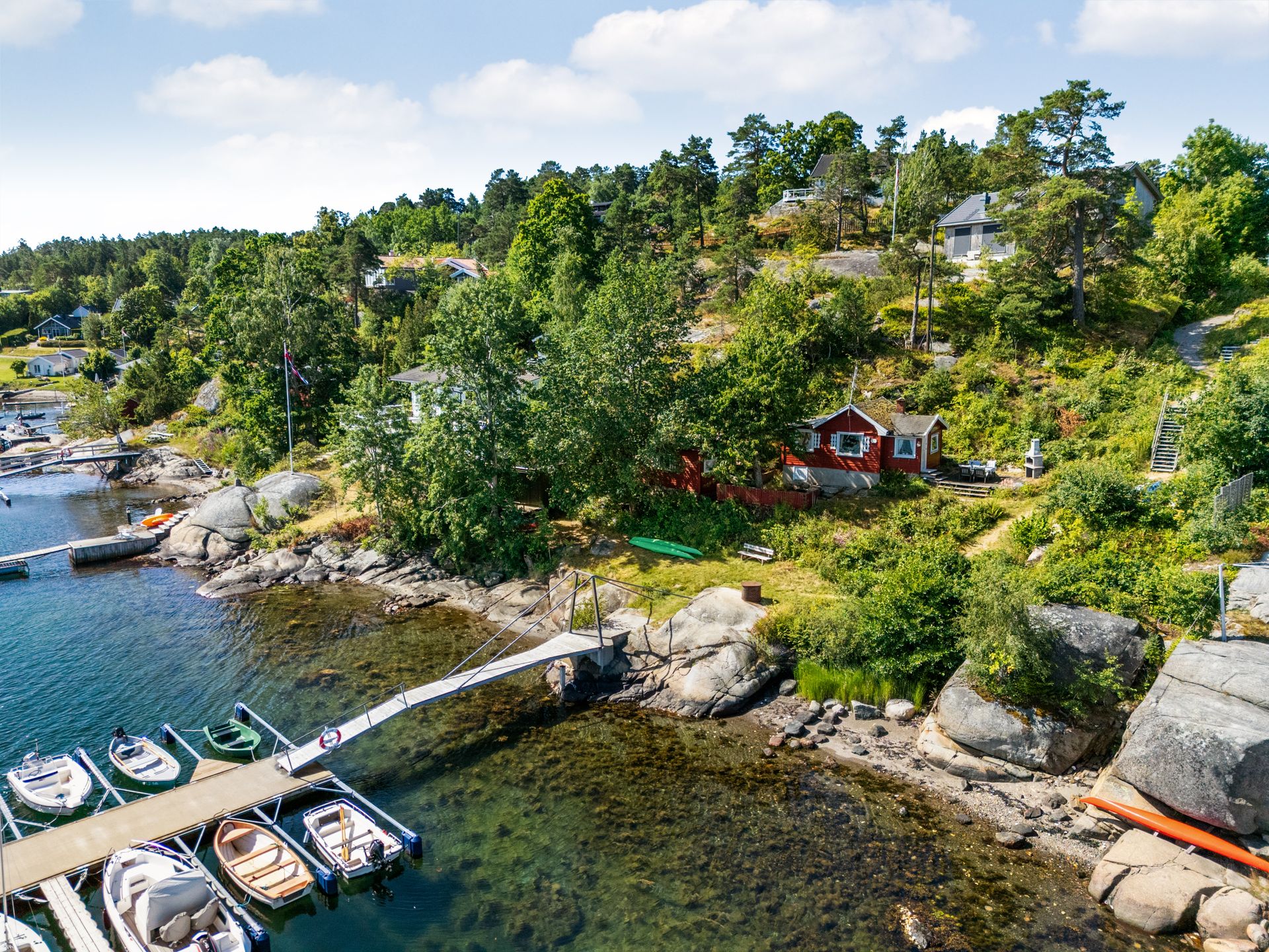 Velkommen til Mefjordveien 24. Foto: Mille Gran.. Bilde nummer 1 av 3