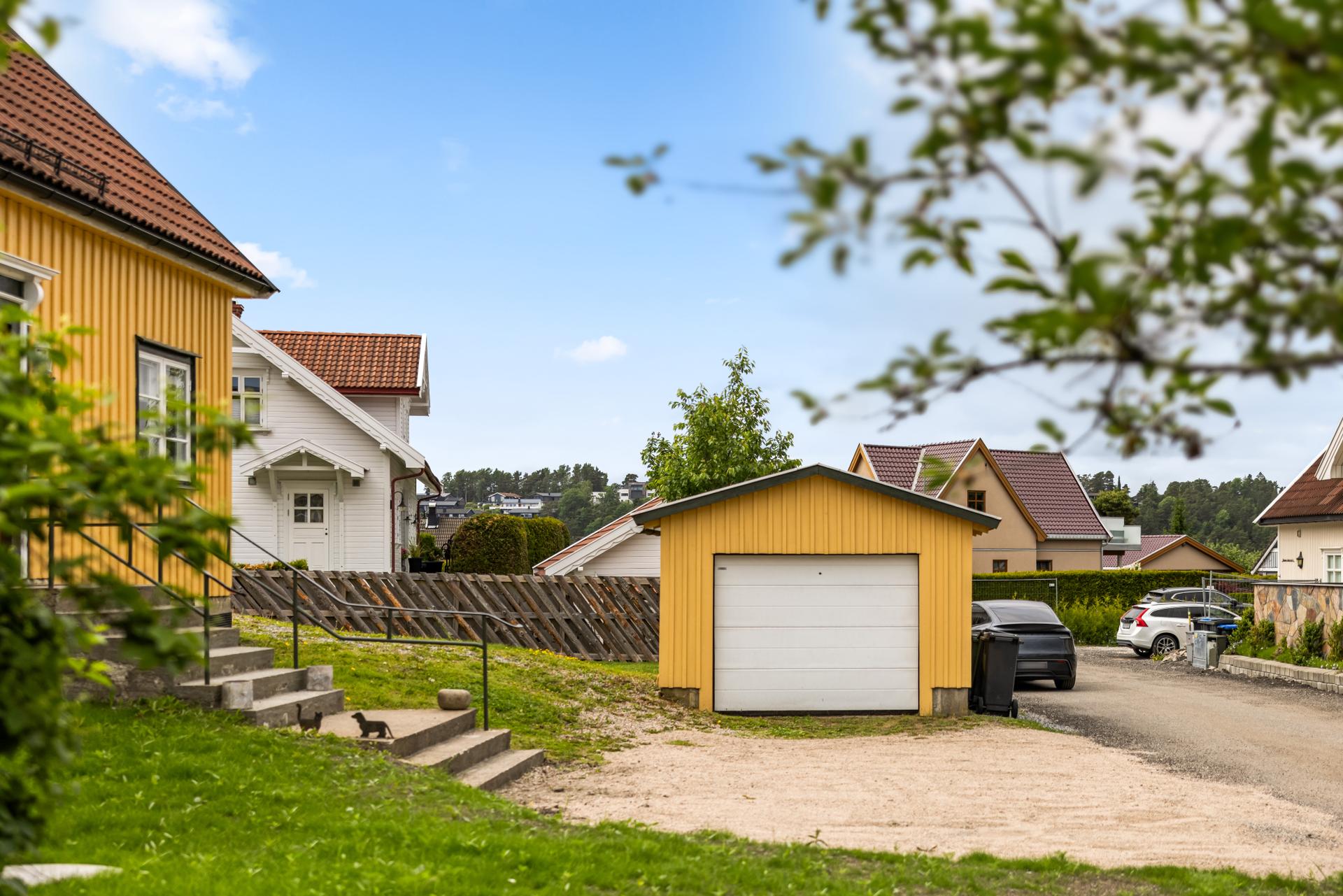 Garasjen er på 20 m².. Bilde nummer 3 av 3