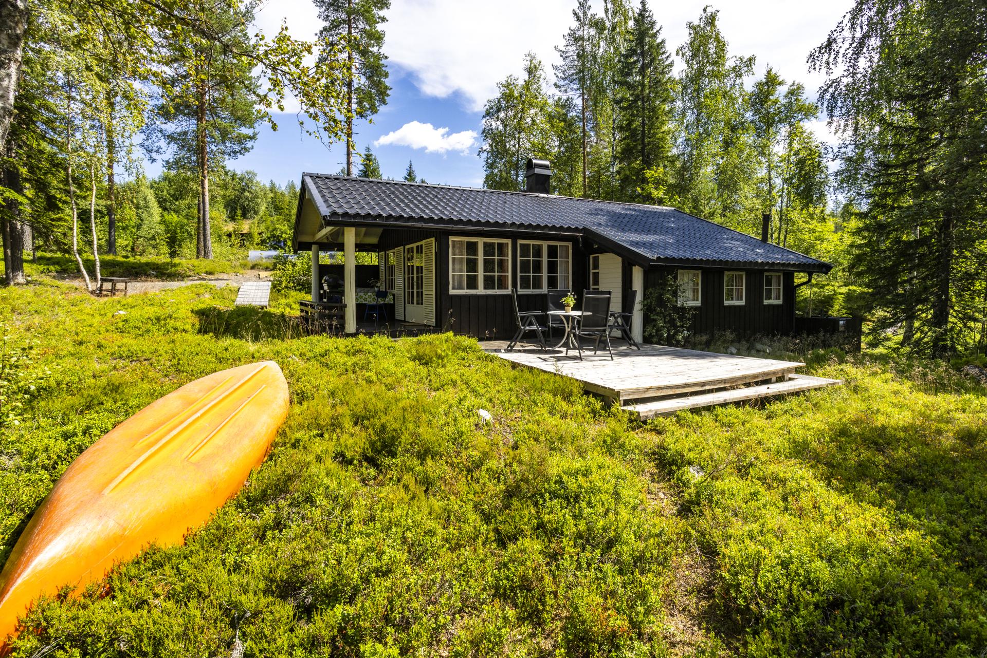 Koselig hytte nær vannkanten ved Grytevatn - Gode bade- og fiskemuligheter.. Bilde nummer 3 av 3