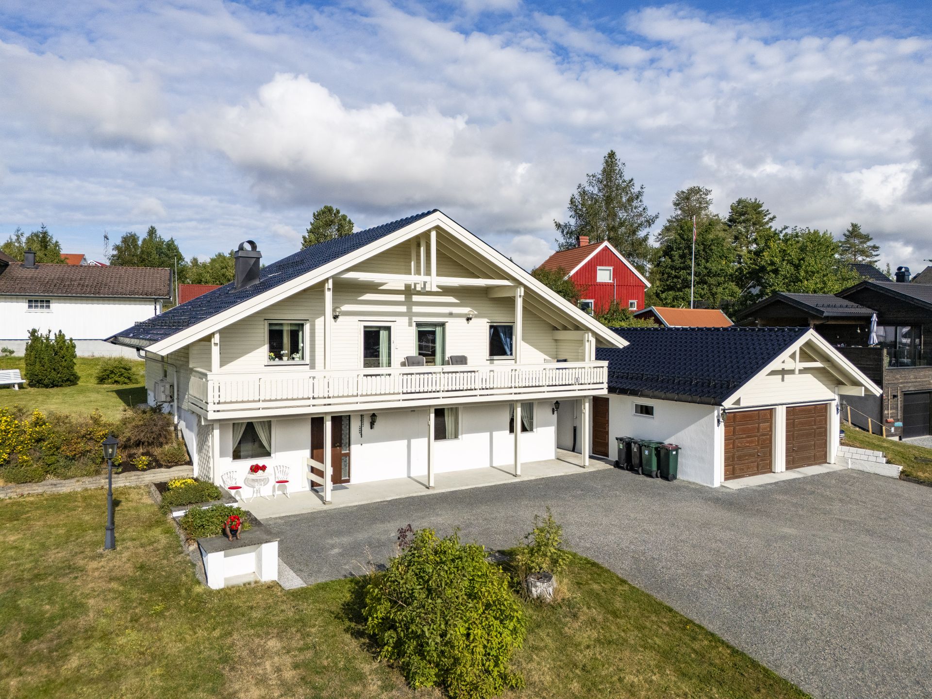 Velkommen til Hjortveien 15. Foto: Viken Fototjenester v/ Eirik Andersen. Bilde nummer 1 av 3
