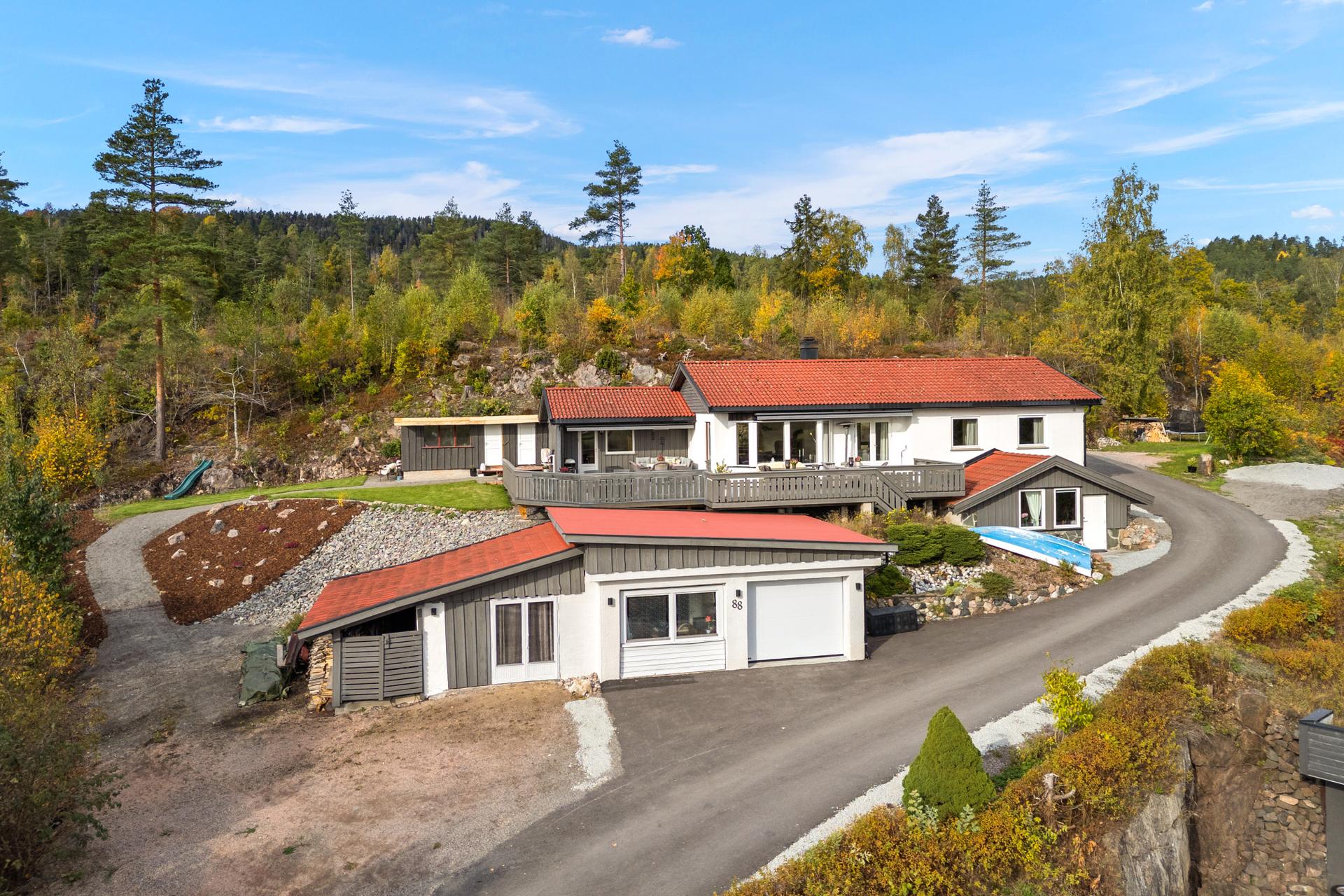 Velkommen til Dalsrudåsen 88. Foto: Knipzet v/ Lars Magnus Strøm. Bilde nummer 1 av 3
