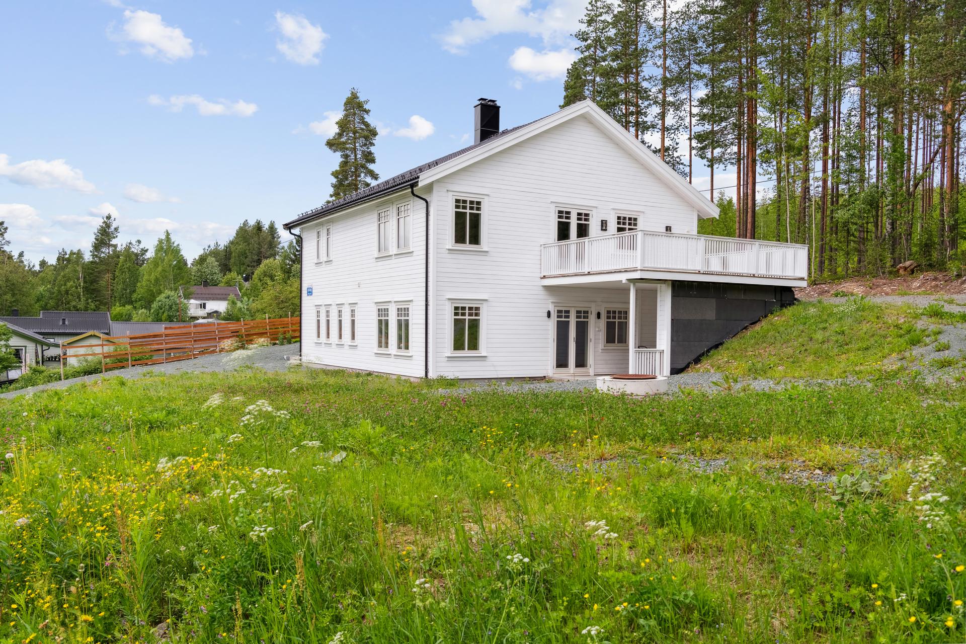 Velkommen til Kjemsjøveien 63.. Bilde nummer 1 av 3