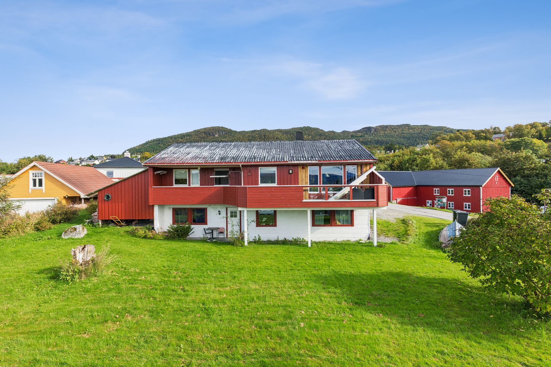 EiendomsMegler 1 presenterer Honnhammervegen 19. Foto: EFKT, Vilde Dahl. Bilde nummer 1 av 3