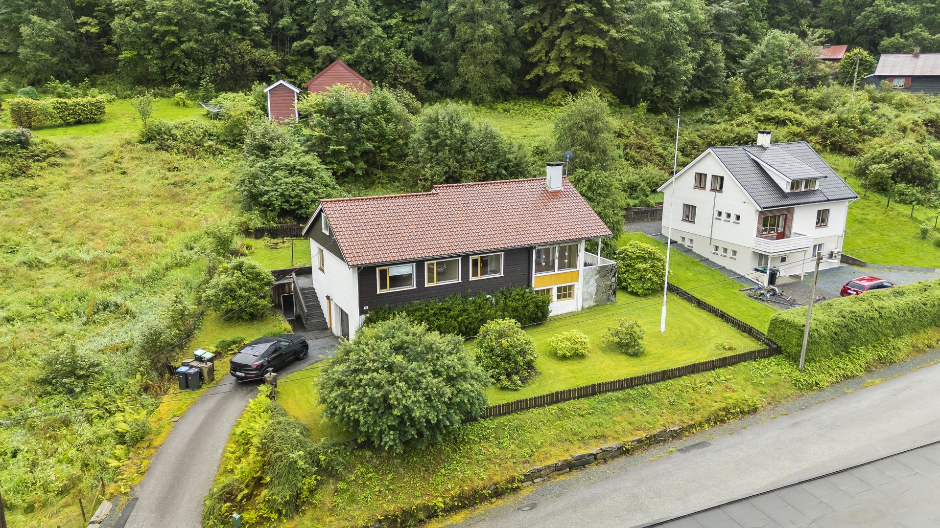 Einebustad oppført i 1963 . Bilde nummer 2 av 3