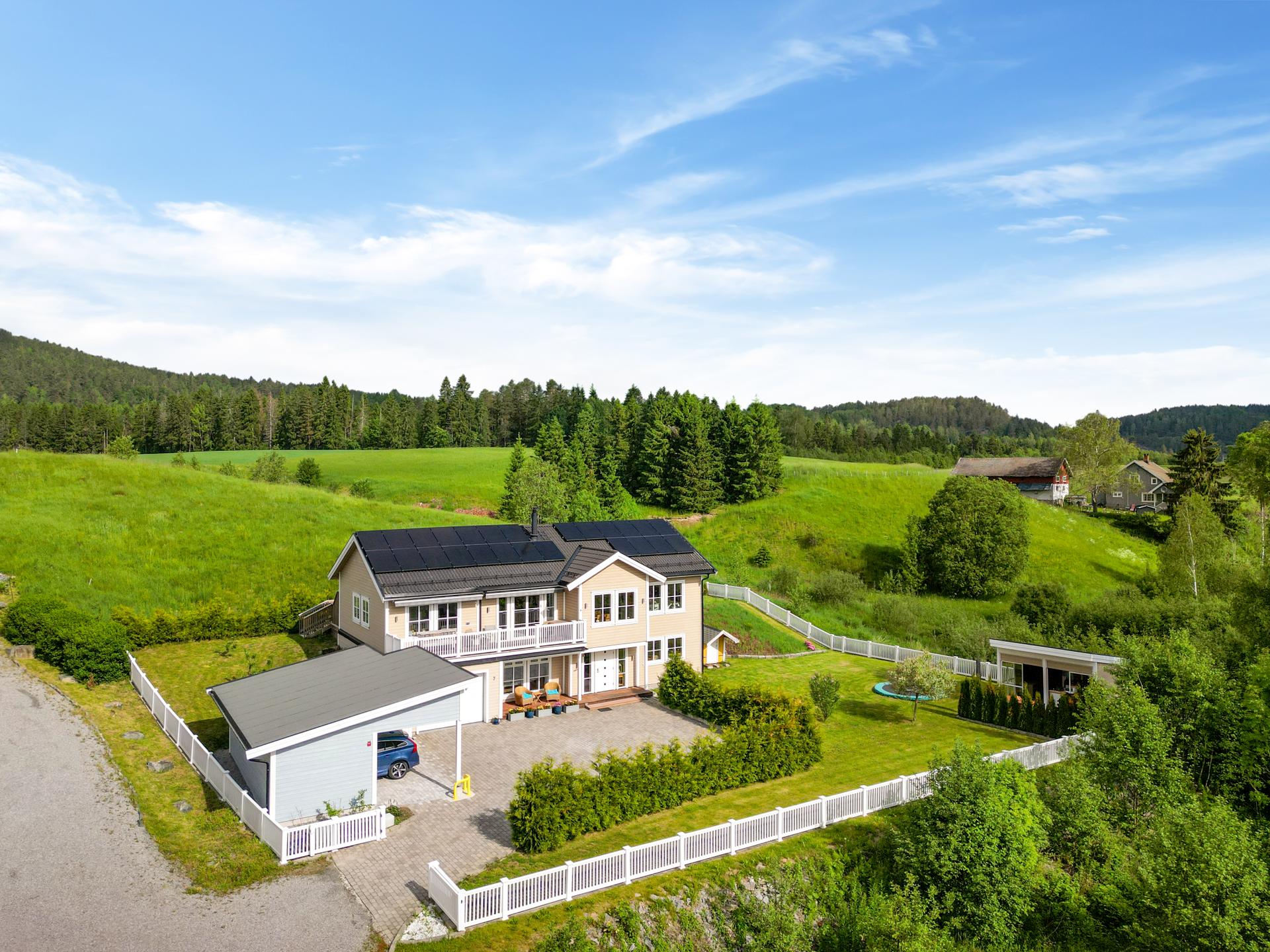 Velkommen til Vrangfossvegen 7! Foto: [Inbovi]
Ca. 5 km kjøring til Fensfeltet!. Bilde nummer 1 av 3