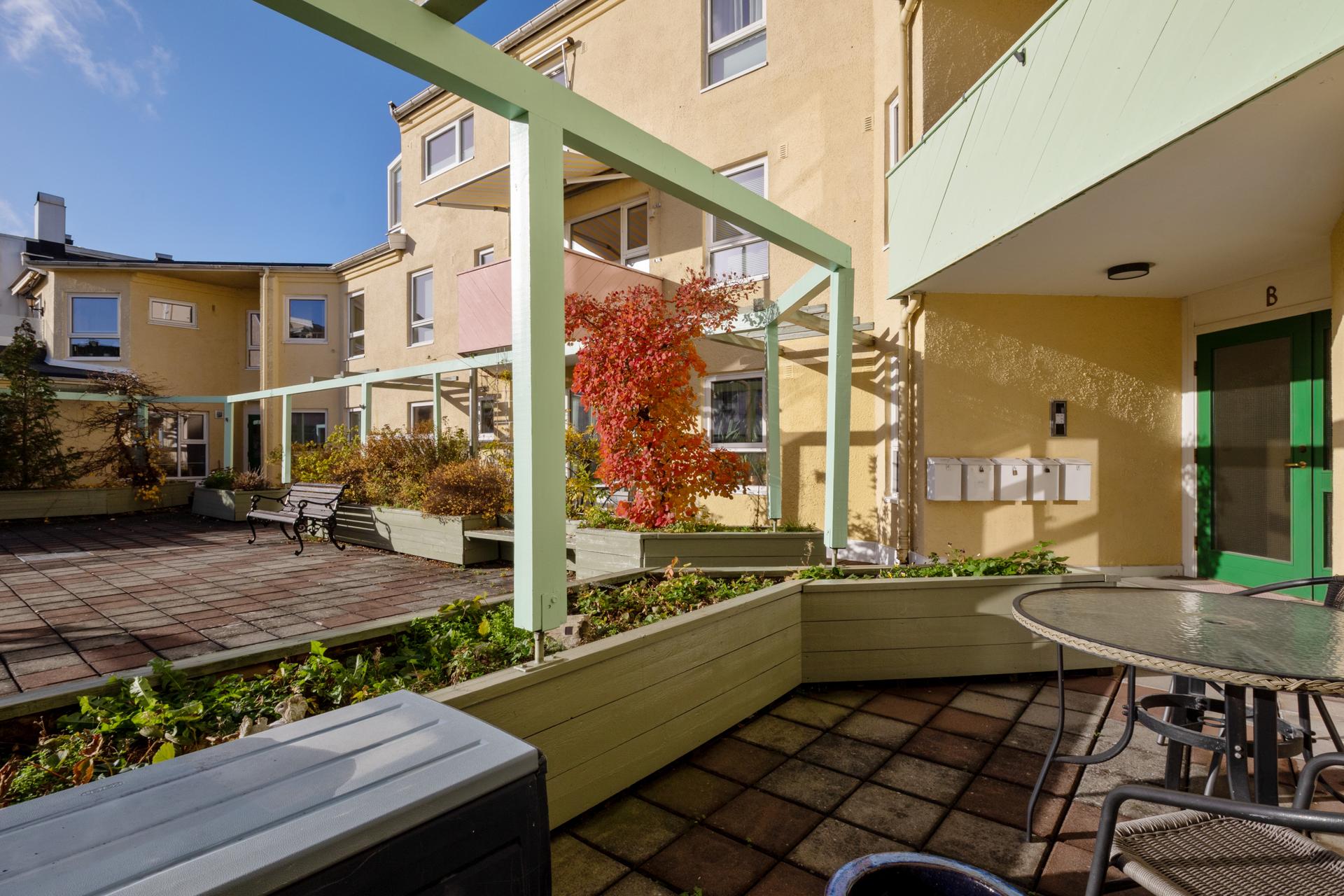 Leiligheten har både terrasse og balkong! . Bilde nummer 2 av 3