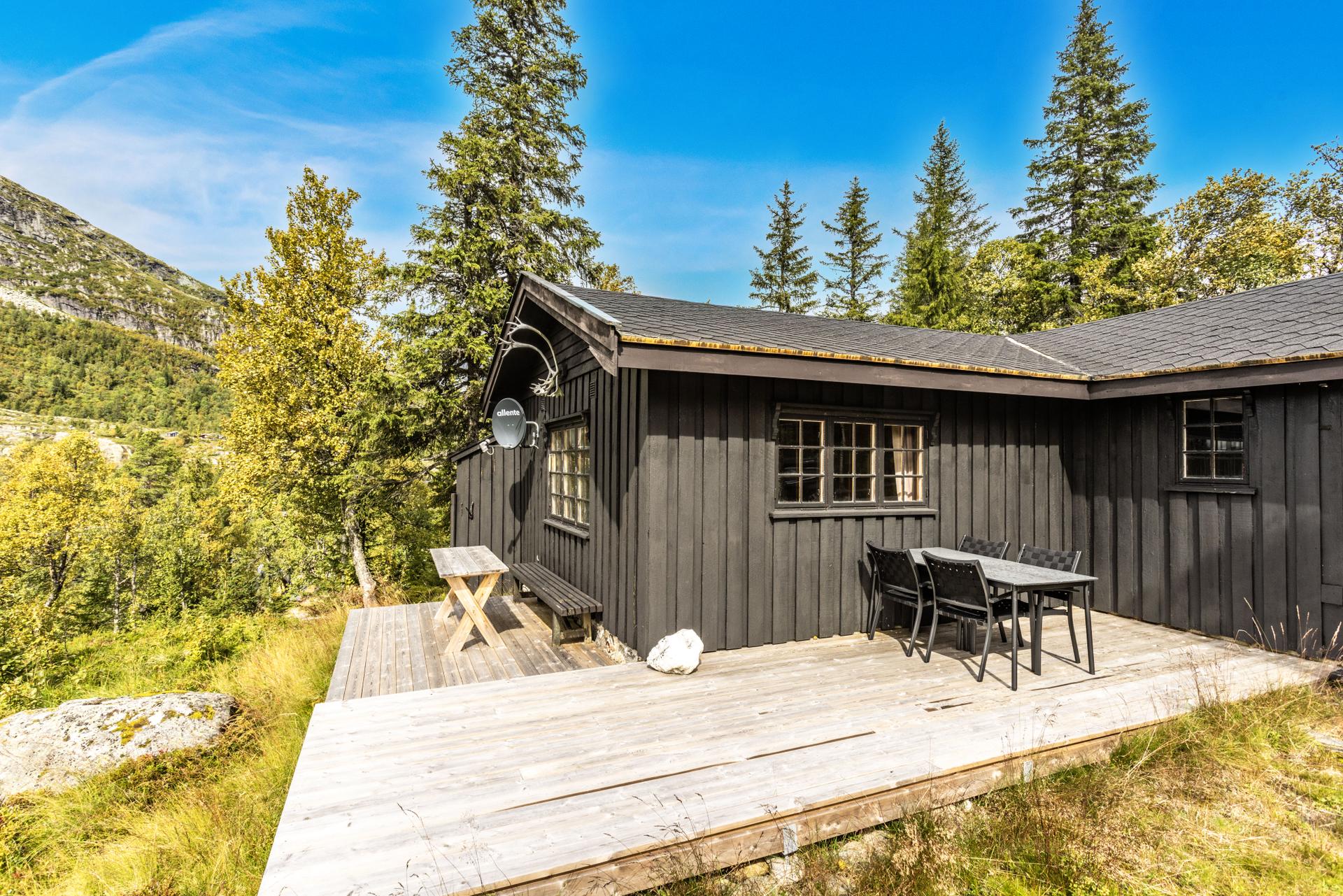 Stor terrasse av nyere dato!. Bilde nummer 2 av 3