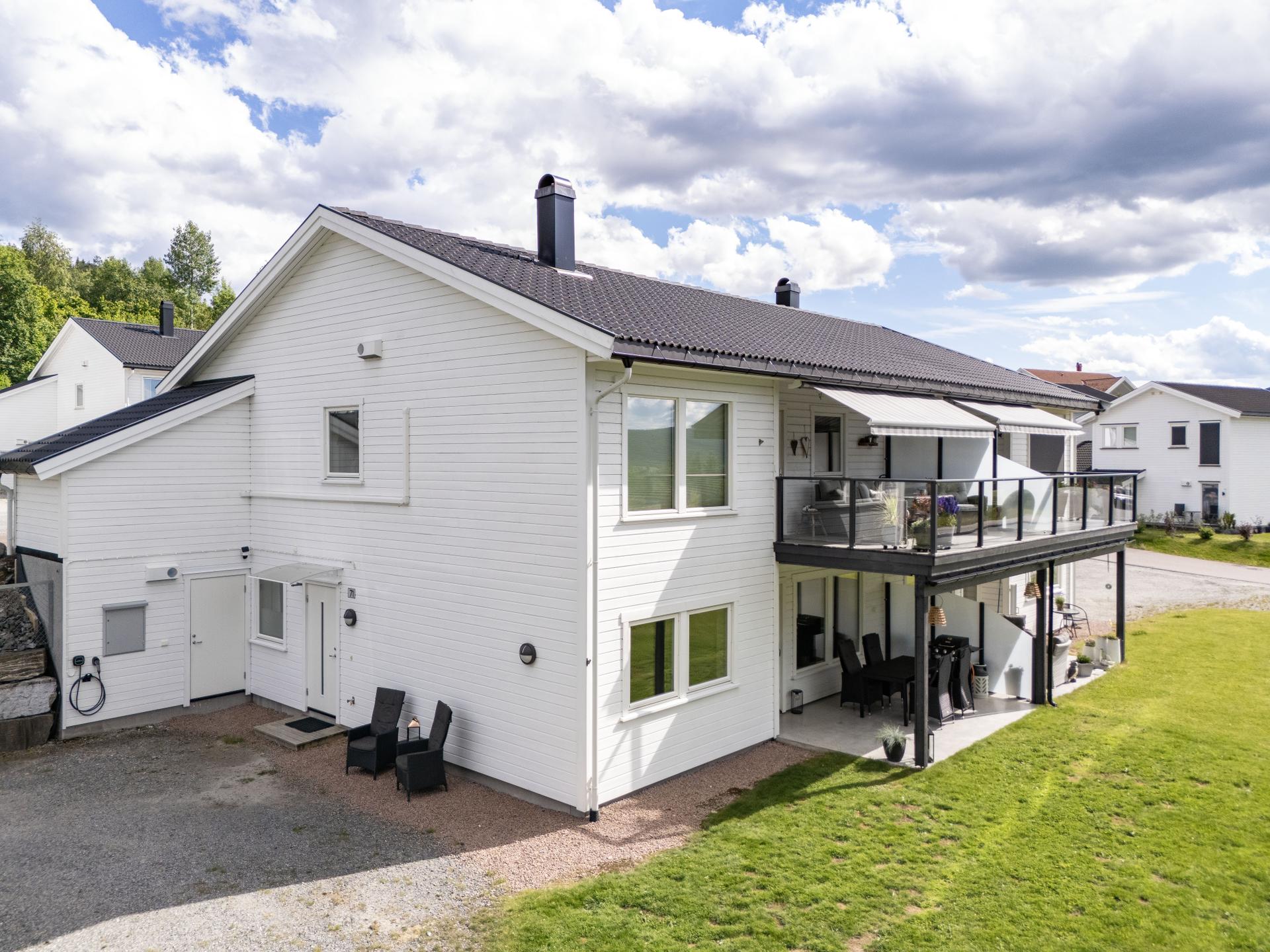Moderne og arealeffektiv leilighet fra 2019 i 1.Etasje, med balansert ventilasjon og varmepumpe.. Bilde nummer 3 av 3