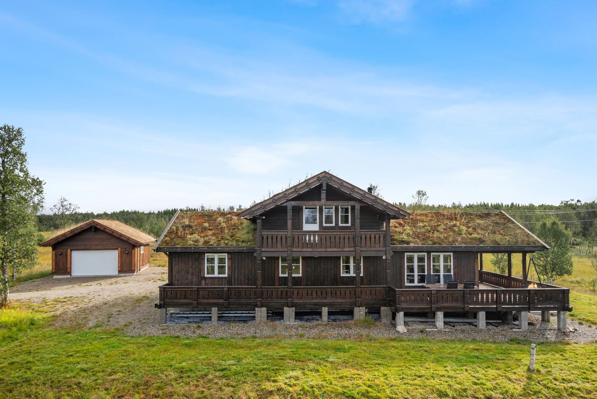 EiendomsMegler1 v/ Marthe Frantzen og Stian Konstad har gleden av å presentere Graslausveien 47!  (Foto: Interiørfoto, Haukdal). Bilde nummer 2 av 3