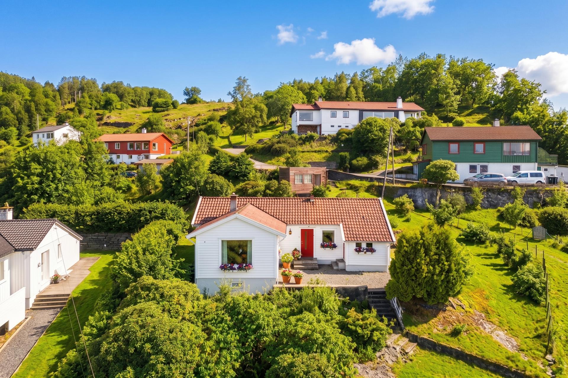 Velkommen til Smøråsvegen 57! Foto: [Fotograf eller fotofirma]. Bilde nummer 1 av 3
