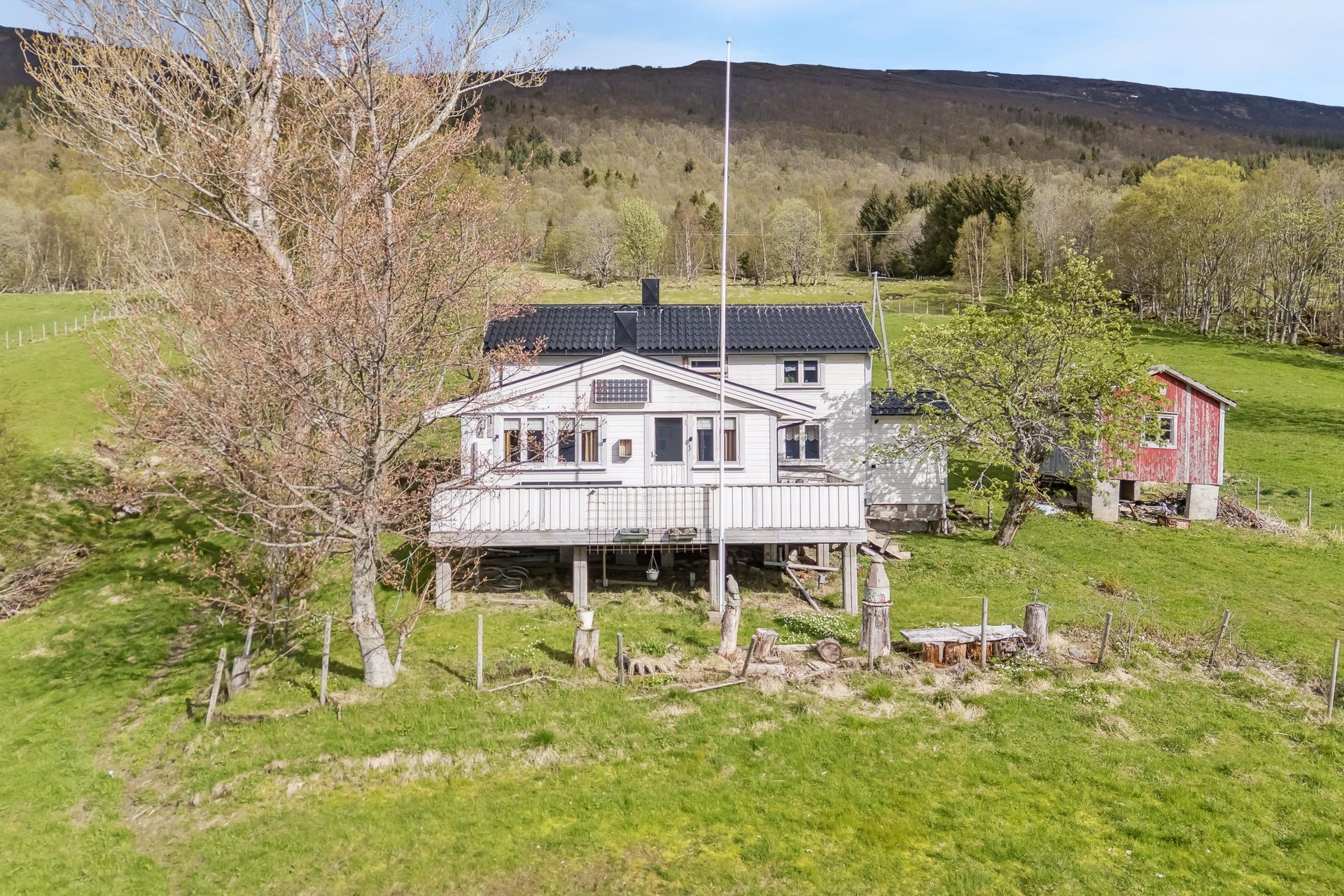 Eiendomsmegler 1 v/Gisle Kallestad har gleden av å presentere Skagavegen 122
Foto: EFKT. Bilde nummer 1 av 3