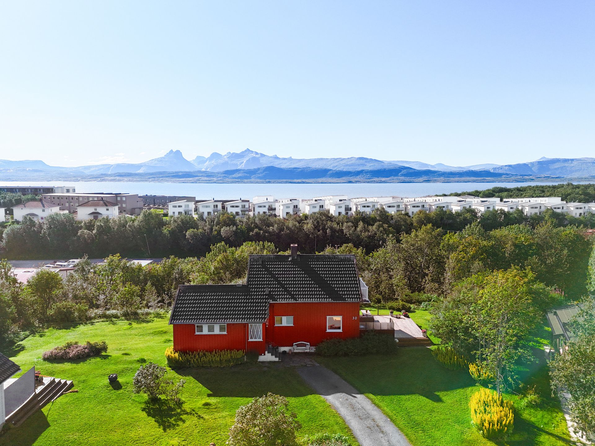Velkommen til Per Helgesens vei 30! Foto: MAMOR. Bilde nummer 1 av 3